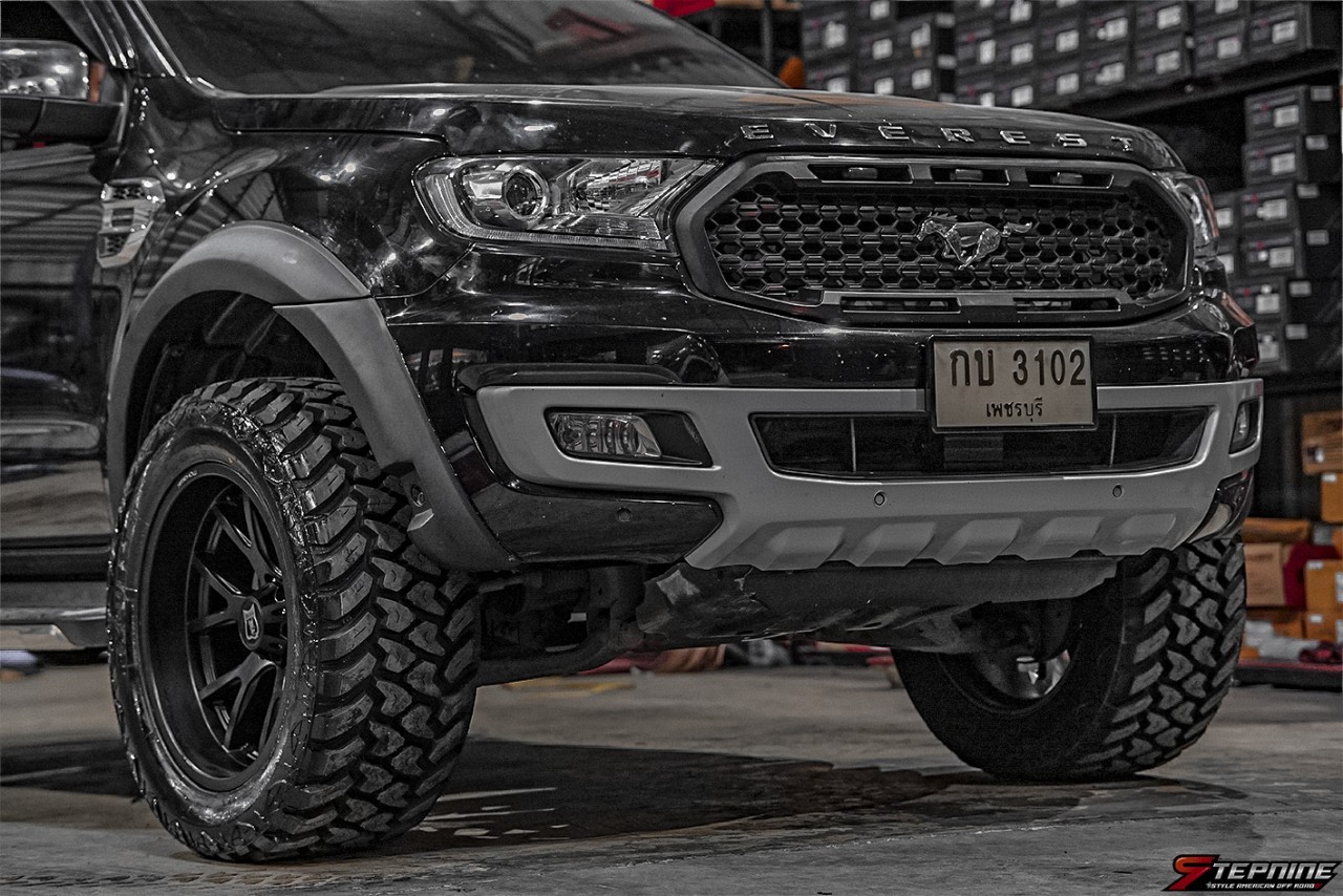 FORD EVEREST จองคิวมาจากเพชรบุรี แต่งทรงเมกาที่ STEP9