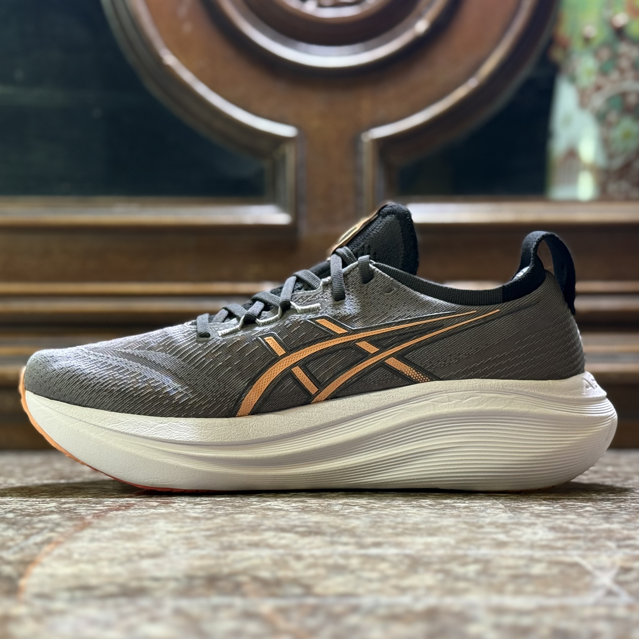 รองเท้าวิ่ง ASICS Gel Nimbus 27 #มือ2 (M10.5US)