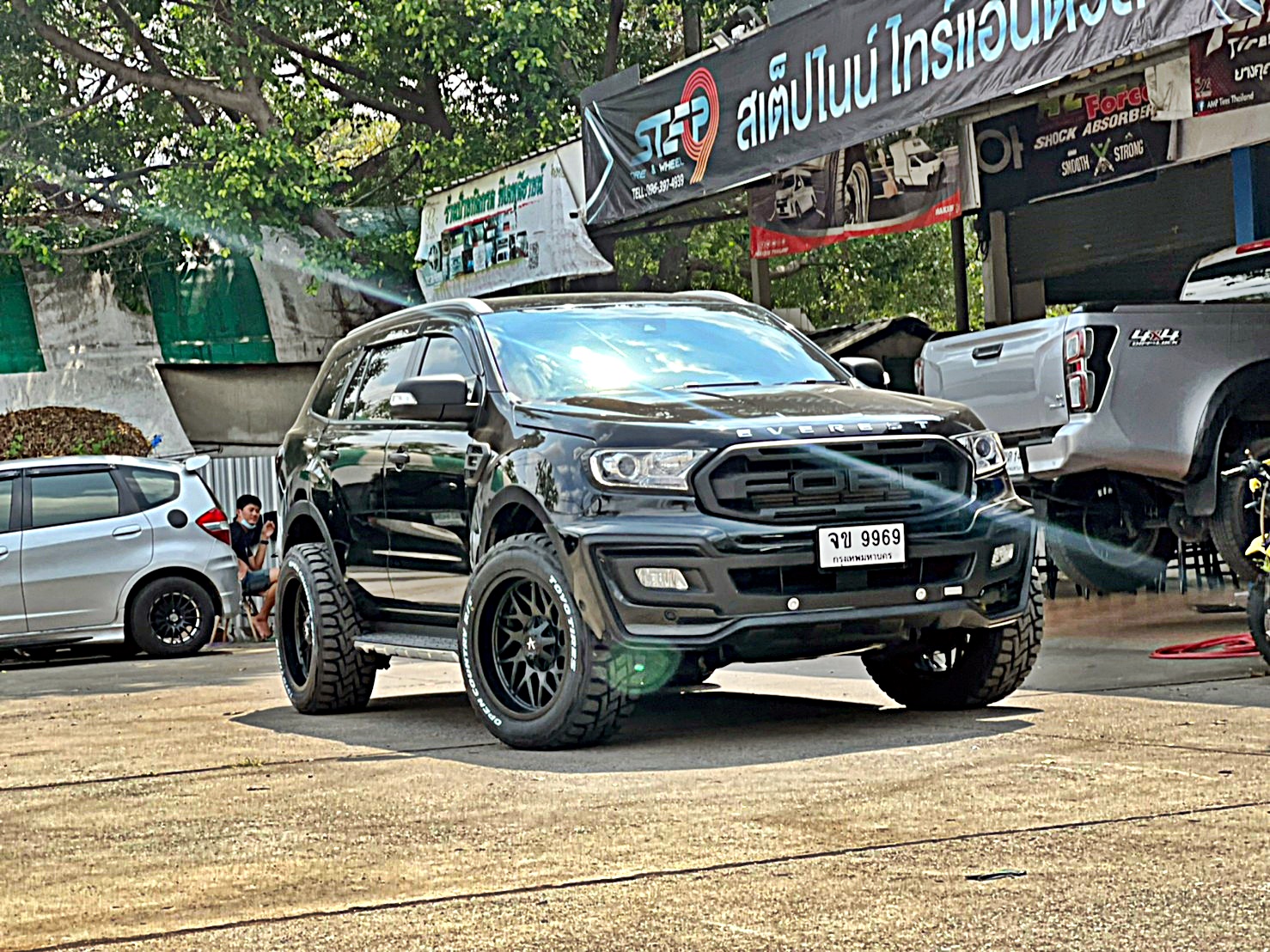 FORD EVEREST ขอบ20 แบบไม่ยก