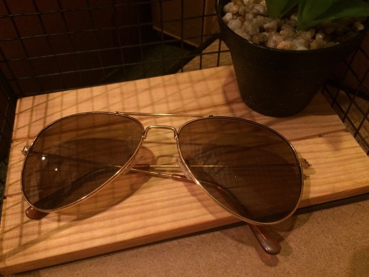 แว่นแฟชั่น สุดฮิต ทรงตี๋ใหญ่