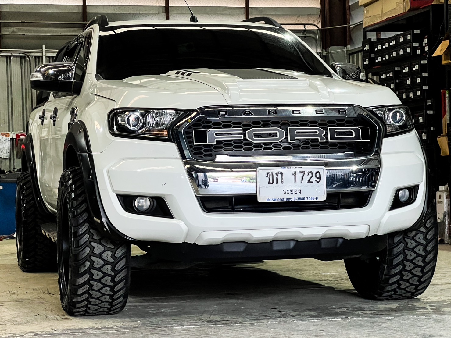FORD RANGER จองคิวมาจากระยอง แต่งทรงเมกาที่ STEP9