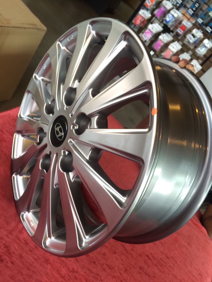 New Alloy Wheels For H-1 16 2016 (ล้อแม็กซ์ของแท้ตรงรุ่นสำหรับ Hyundai H-1 ขอบ 16 ลายปี 2016)