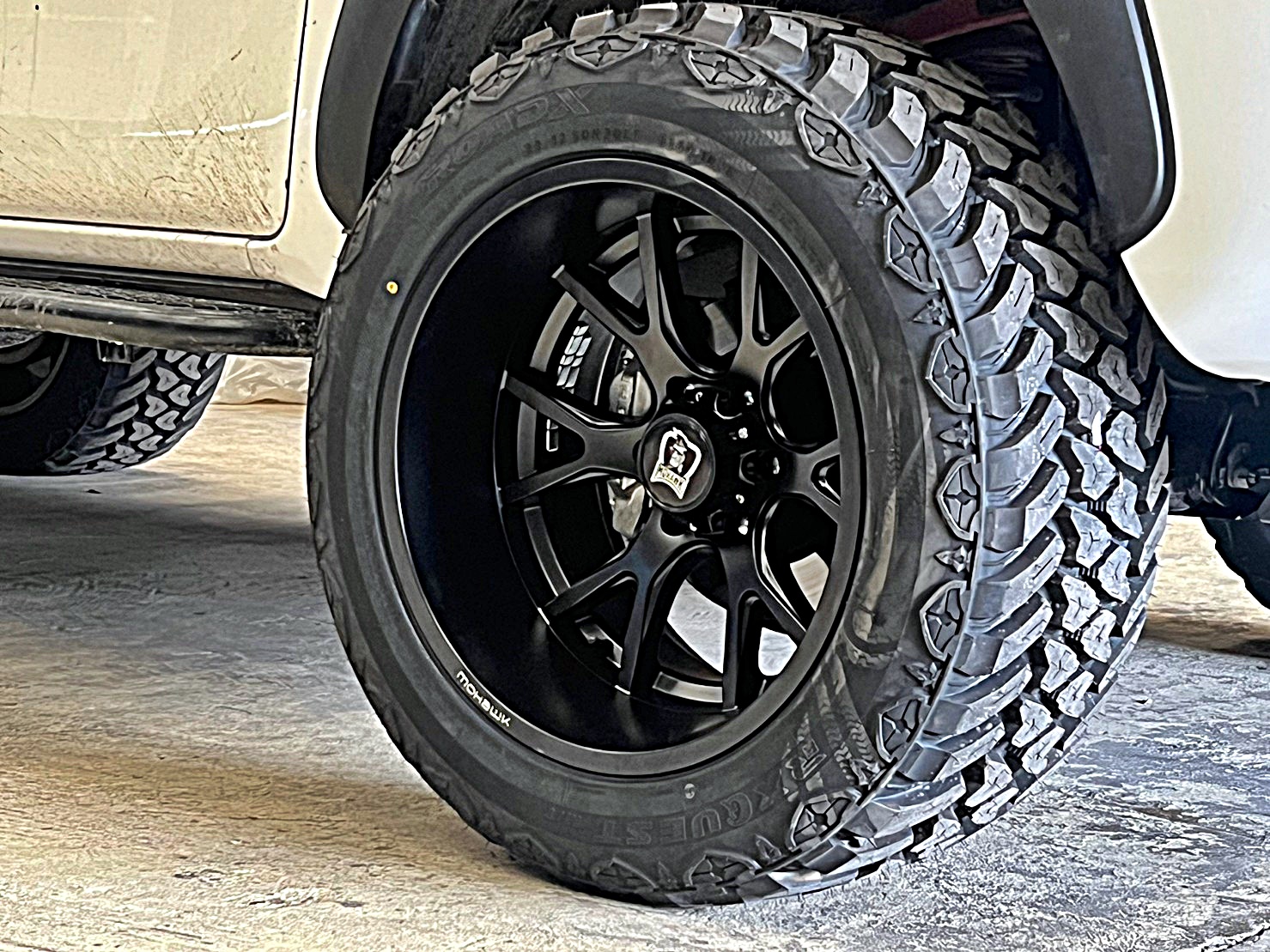 TOYOTA REVO แต่งทรงเมกาที่ STEP9