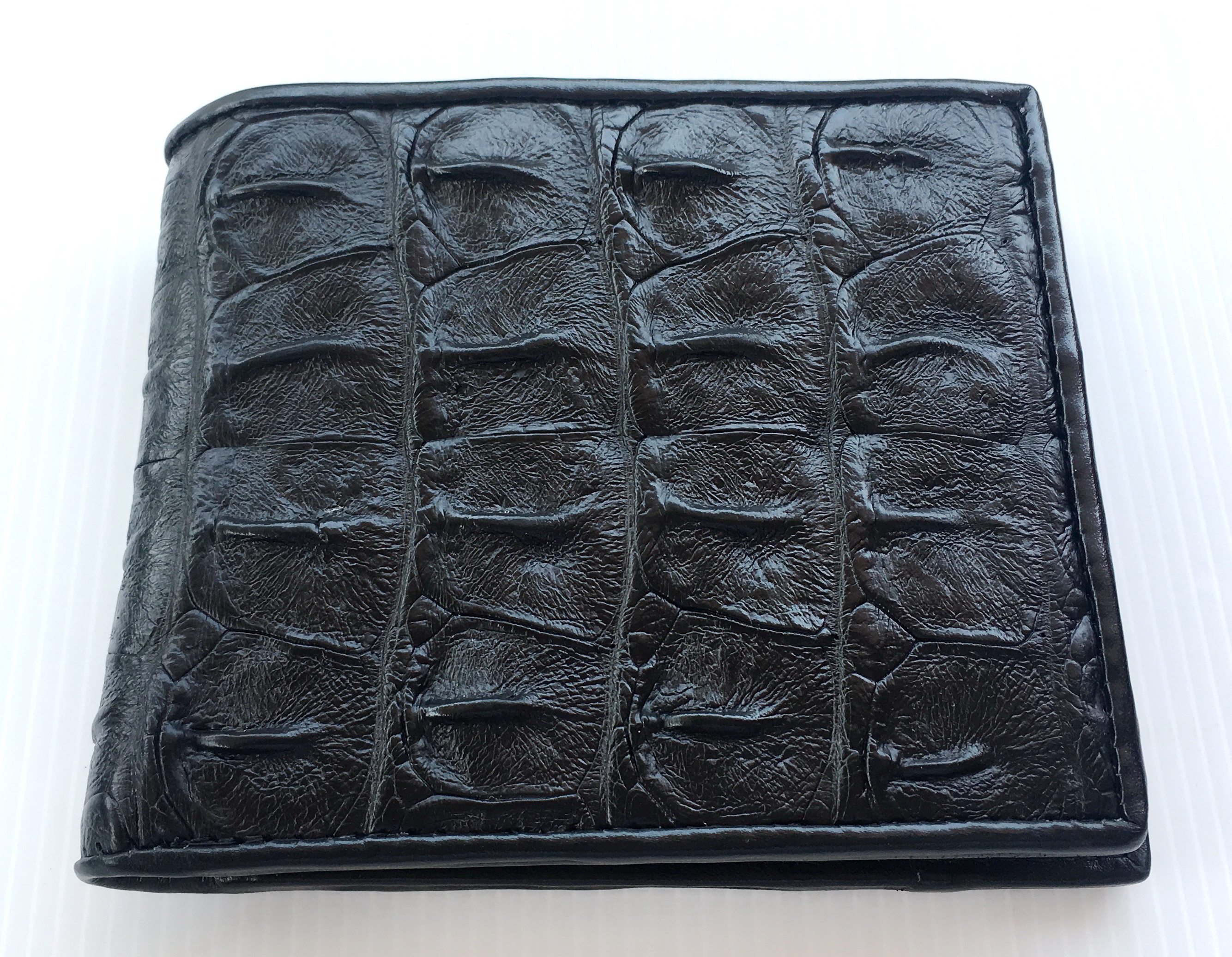 กระเป๋าสตางค์หนังจระเข้แท้ ส่วนกระดูก สีดำ