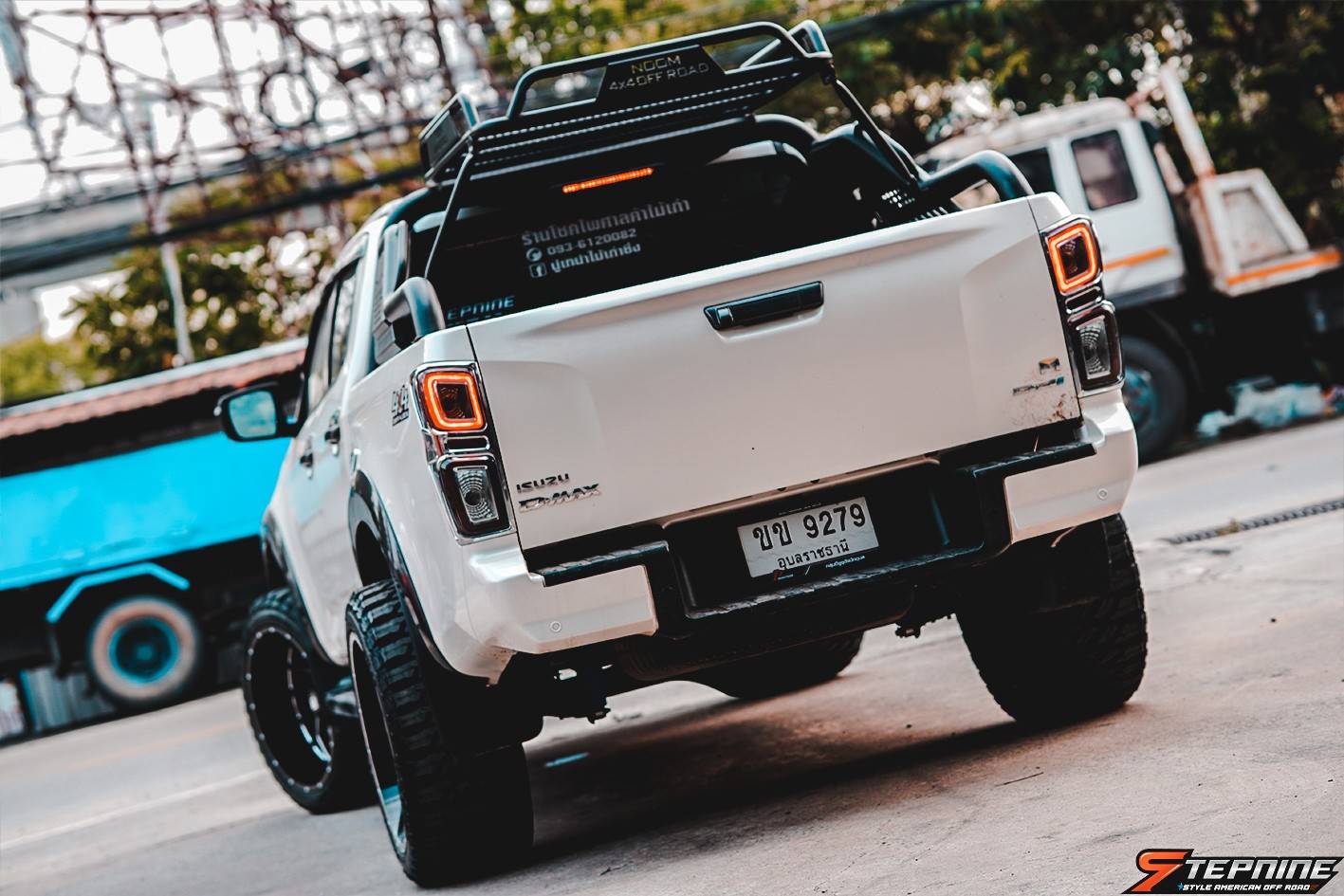 D-MAX จองคิวมาจากอุบลราชธานี แต่งทรงเมกาที่ STEP9