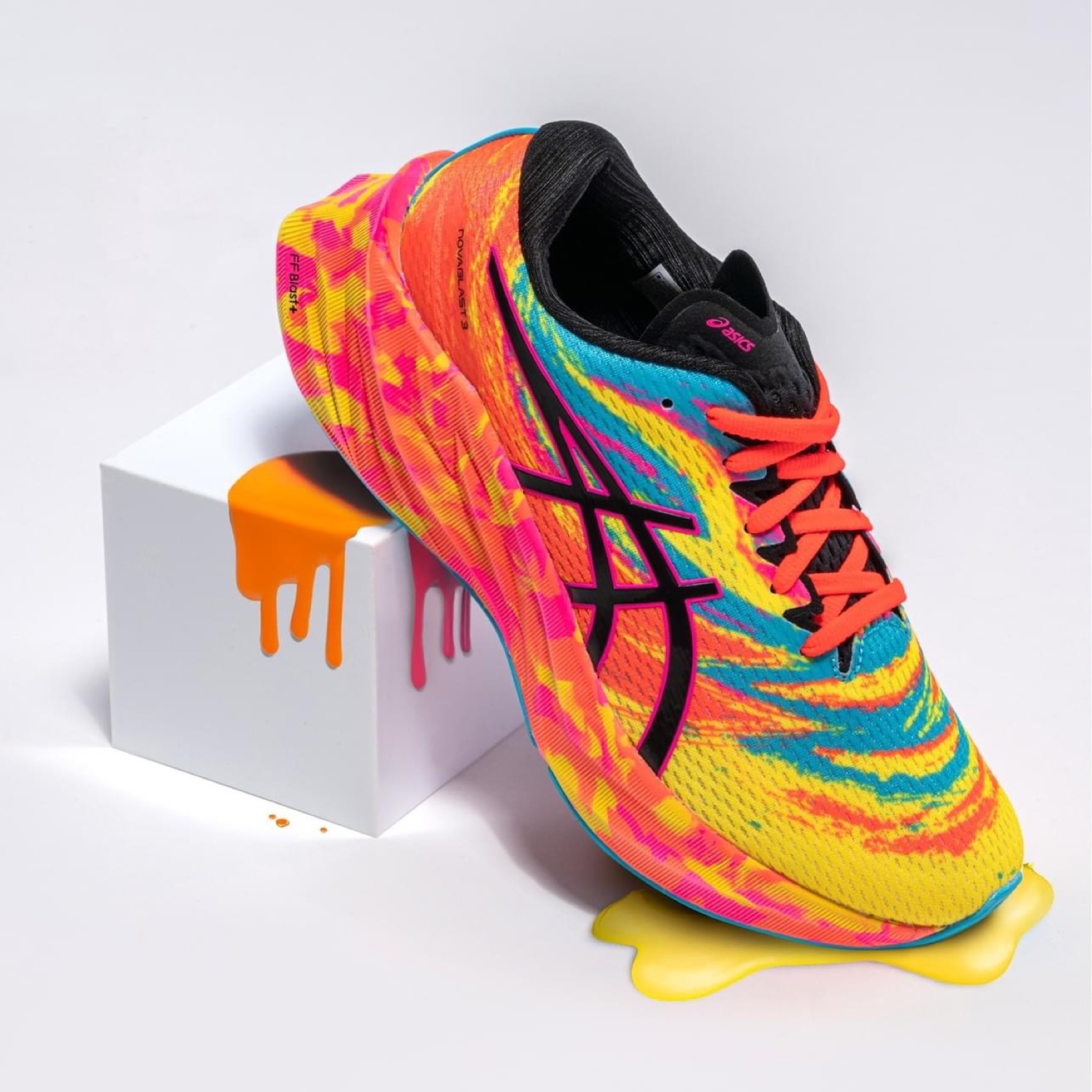 รองเท้าวิ่ง ASICS NovaBlast 3 ‘Multi’ (W8US)