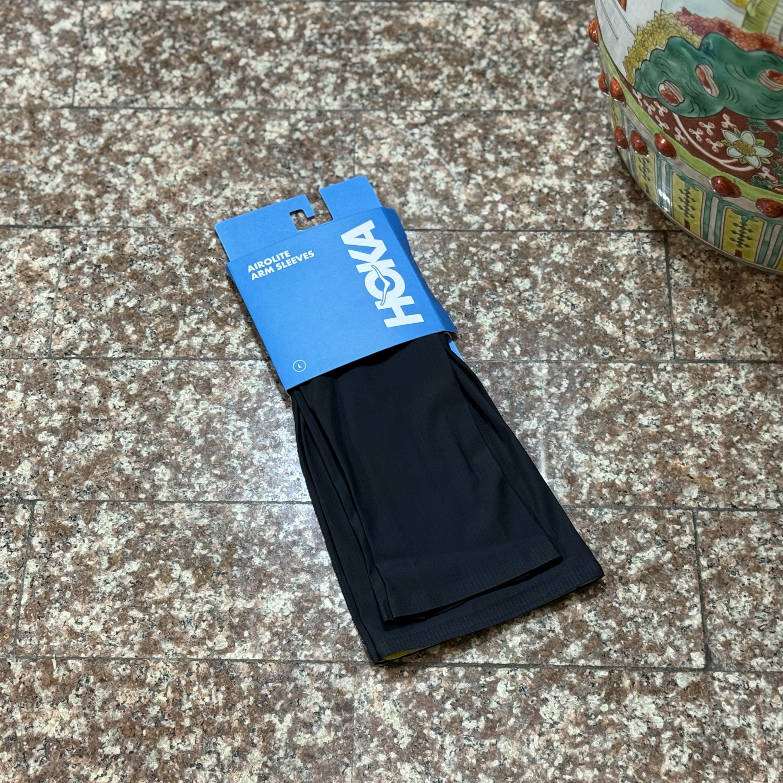 ปลอกแขน HOKA Airolite Running Sleeves ‘BLACK’ (L)