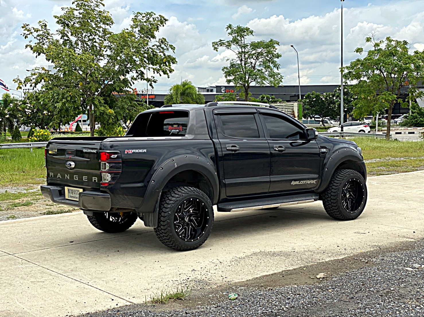 FORD WILDTRAK จัดทรงเมกาที่ STEP9