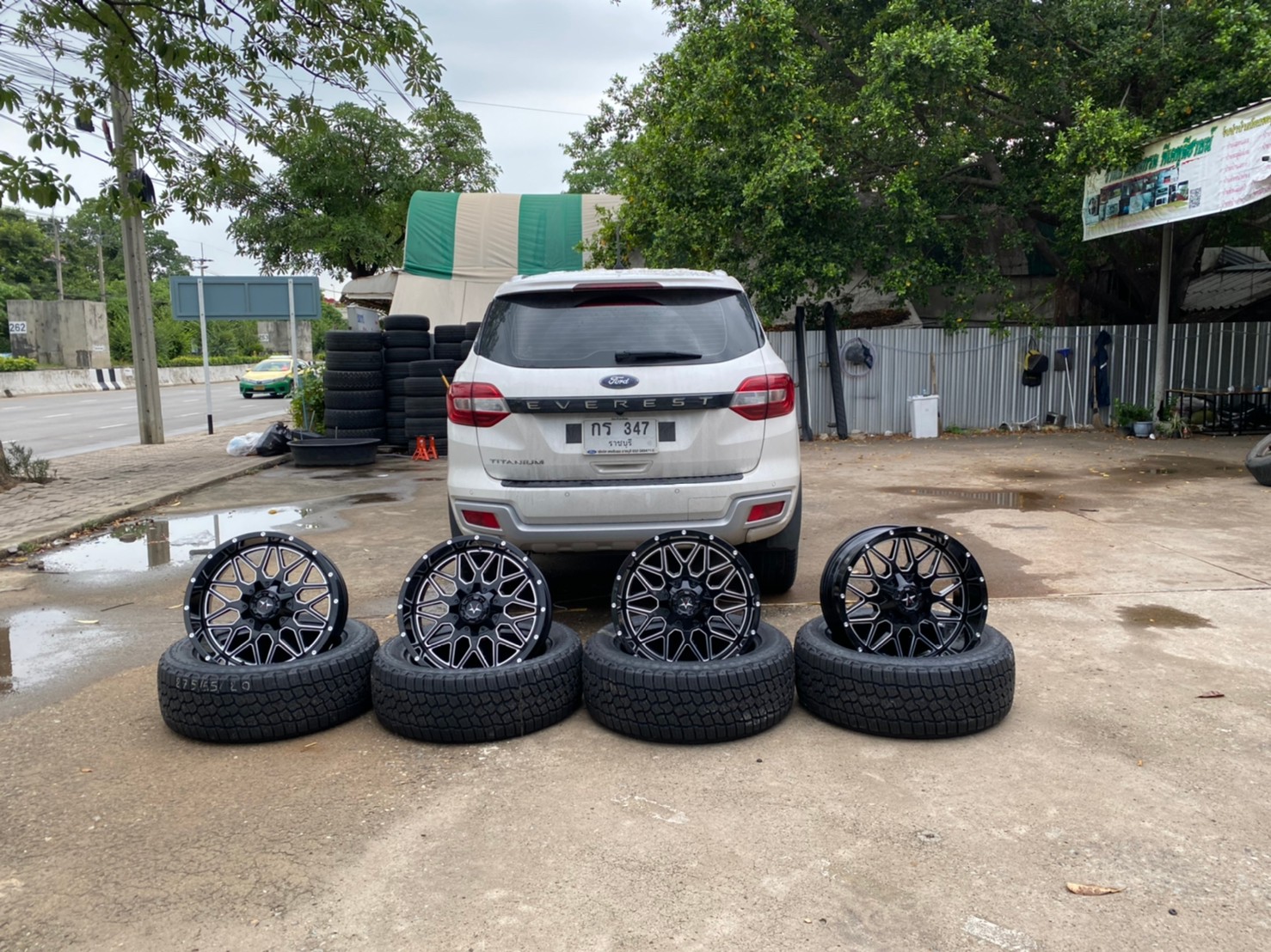 FORD EVEREST แบบไม่ยก