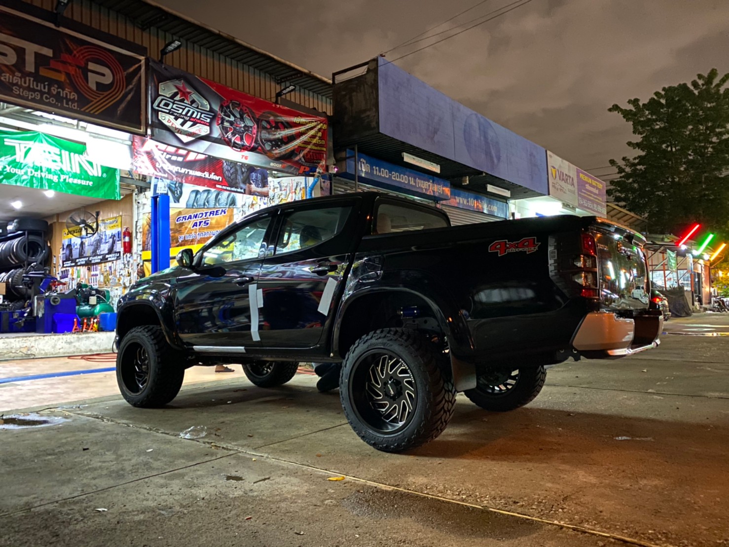 TRITON 4X4 จัดทรงเมกา