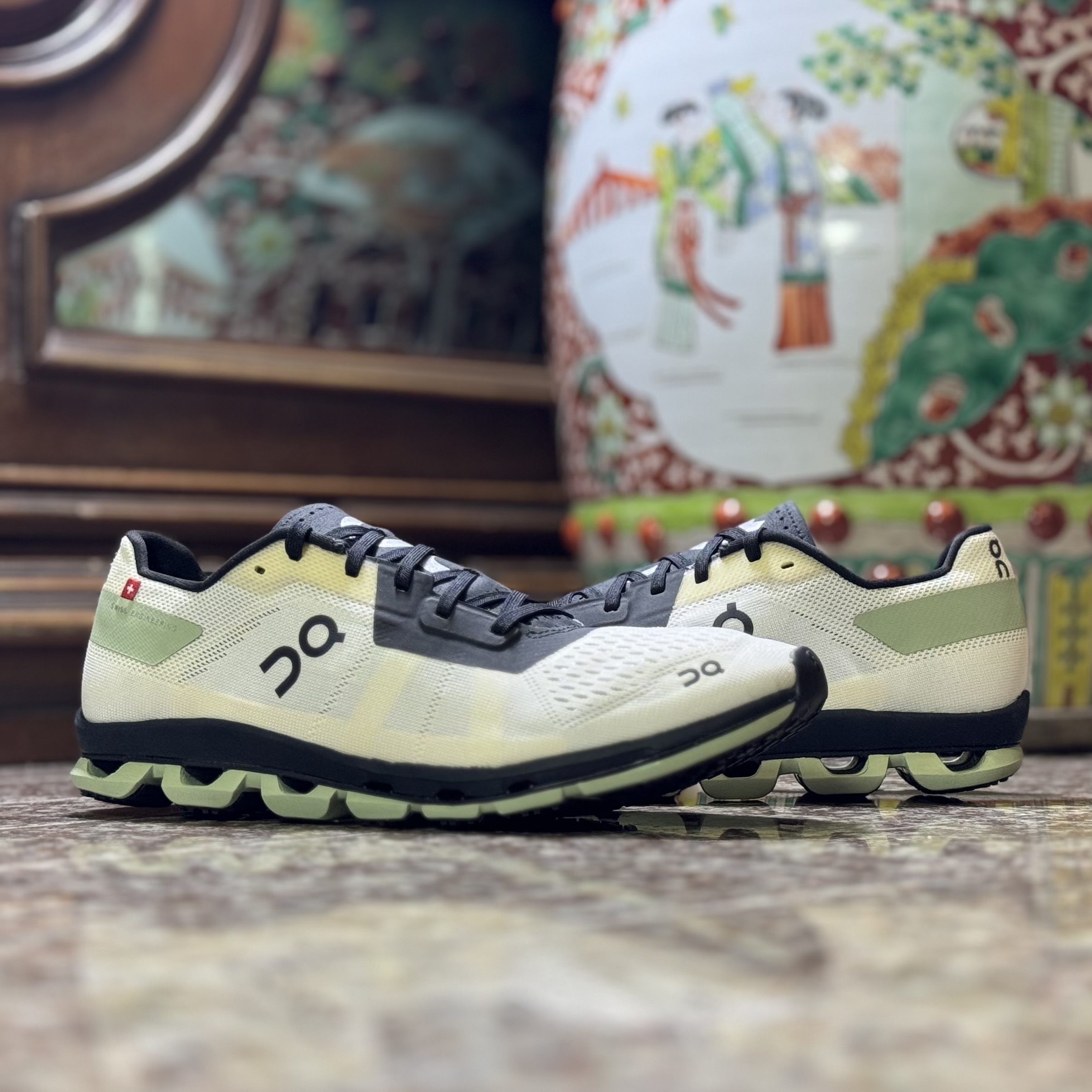 รองเท้าวิ่ง On CloudFlash #มือ2 (W7US) Women