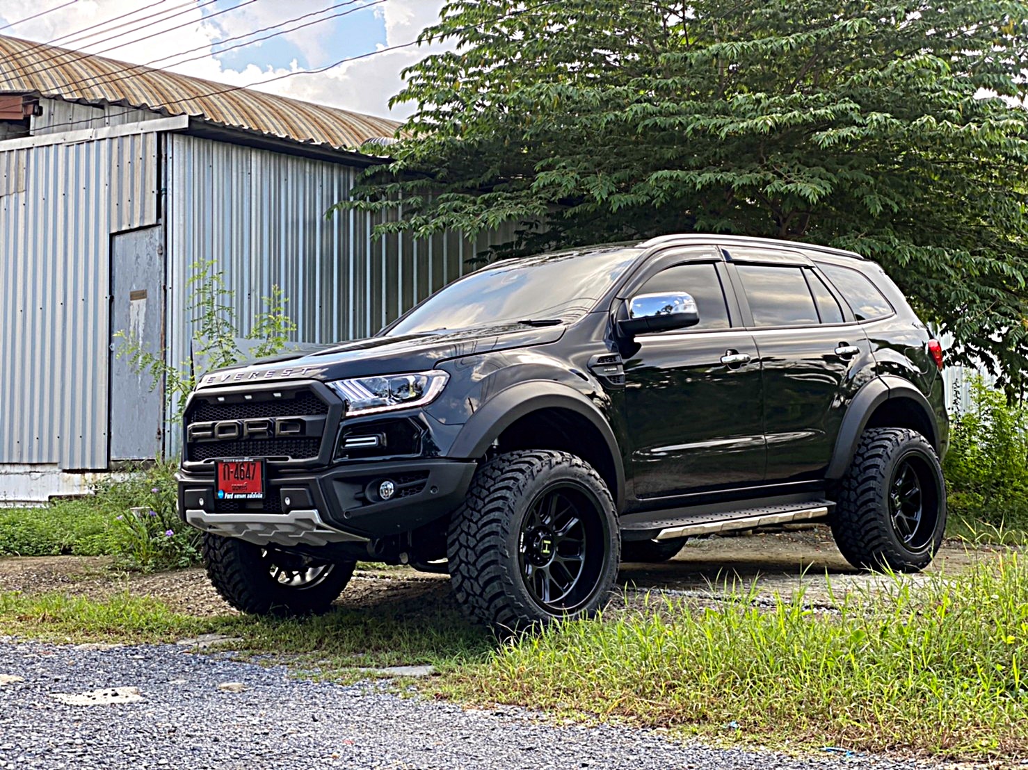 FORD EVEREST ทรงเมกา ล้อ HOSTILE H120 โคตรหล่อ