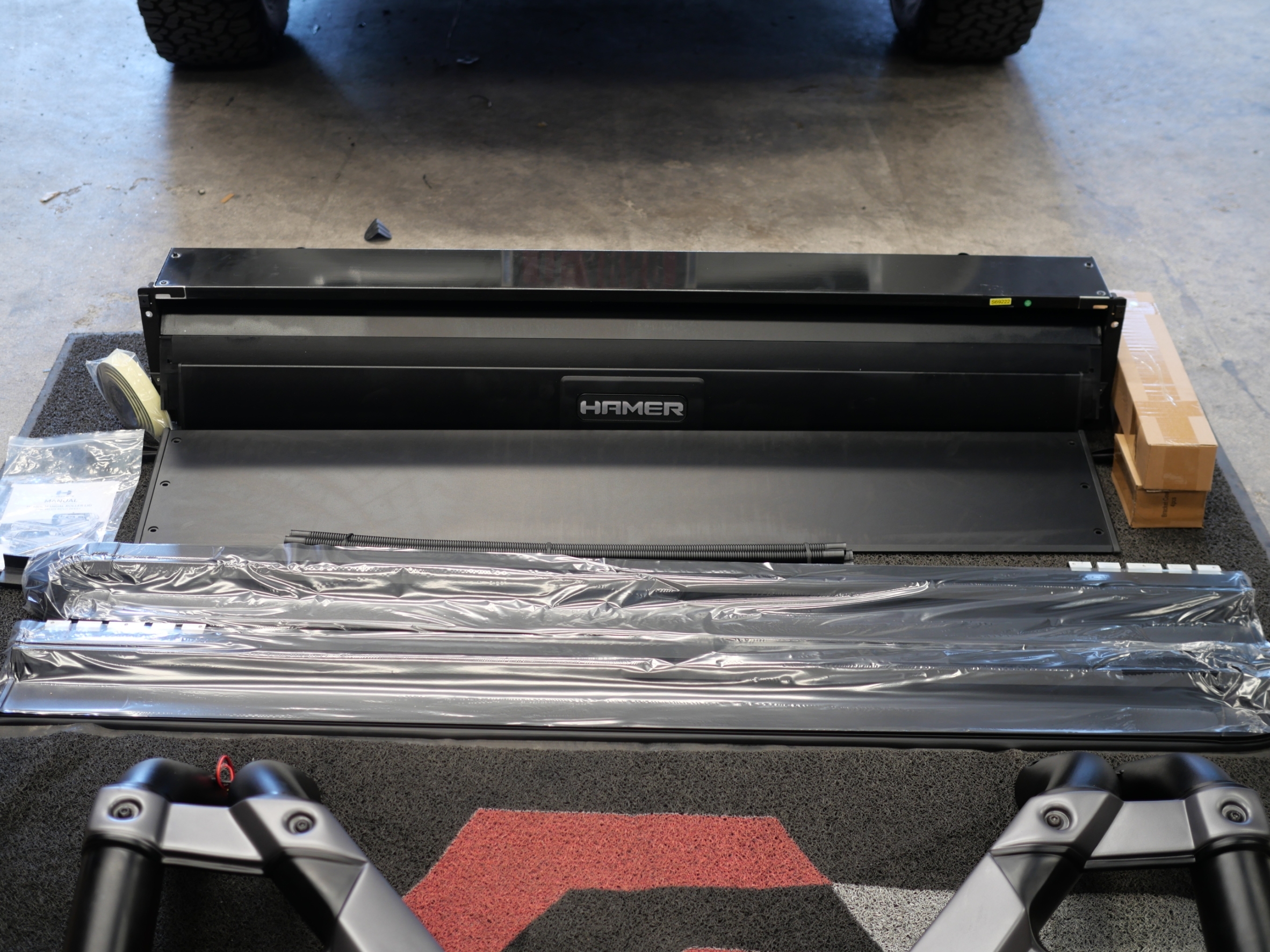 อุปกรณ์เสริมปิดท้ายรถ Auto Roller Lid ของรถ Toyota Revo Prerunner / GR-S