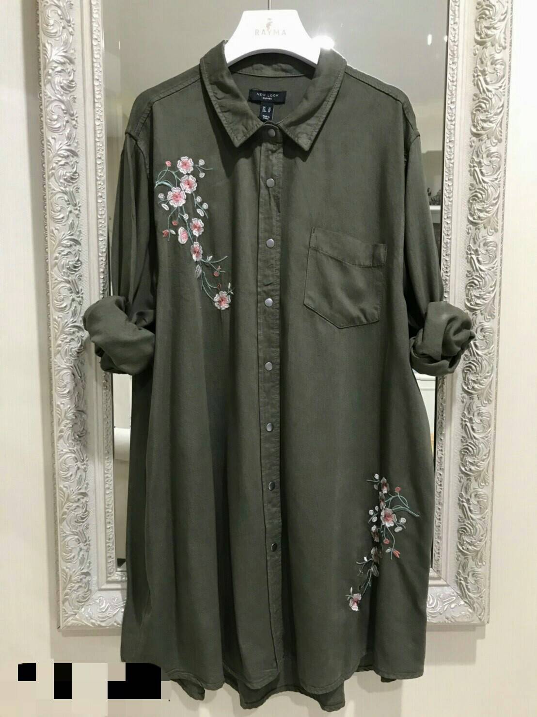 เสื้อเชิ้ตแขนยาวสีเขียว ปักดอกไม้