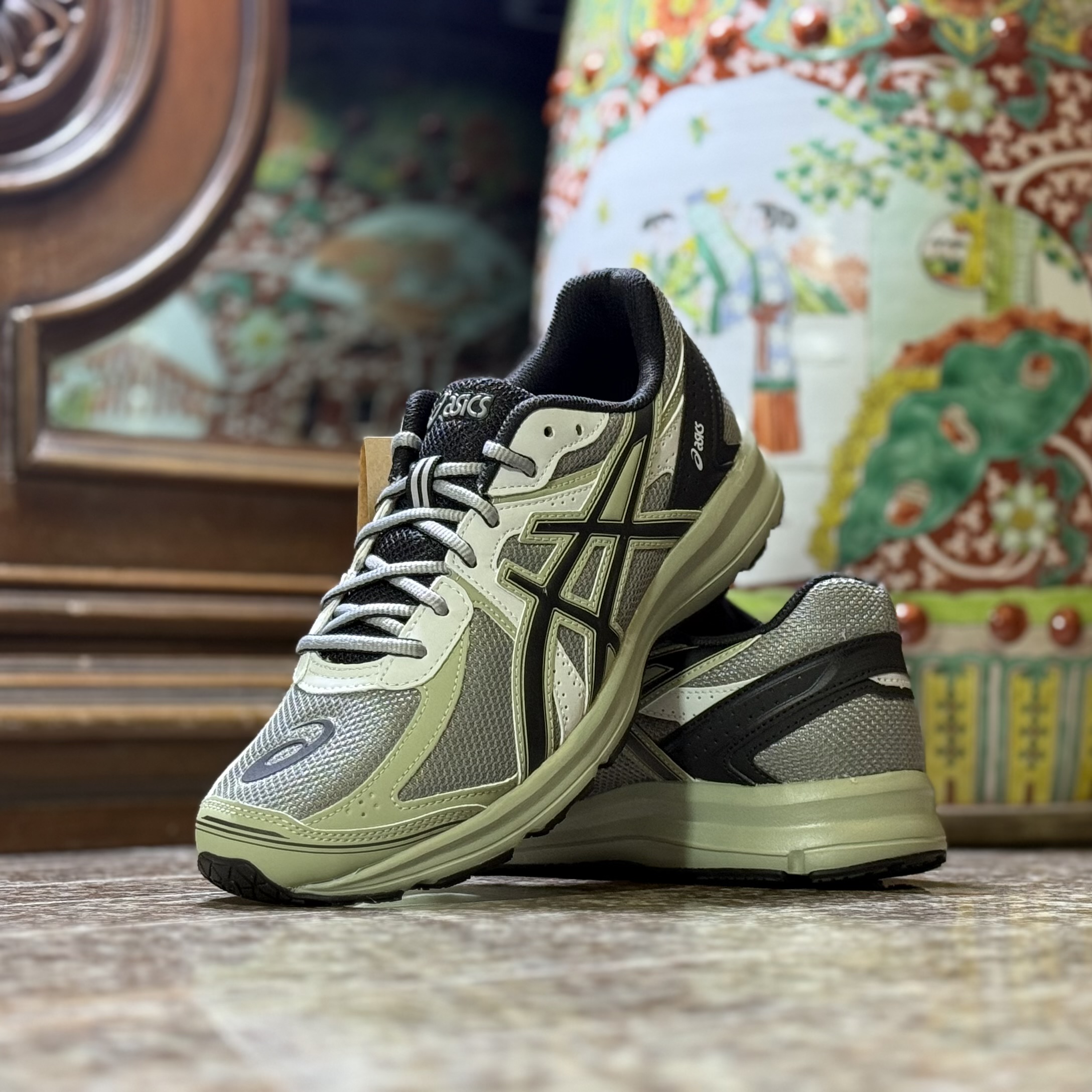 รองเท้า ASICS JOG 100S ‘Sheet Rock’ (M6/8/8.5/9/9.5/10/11.5US)