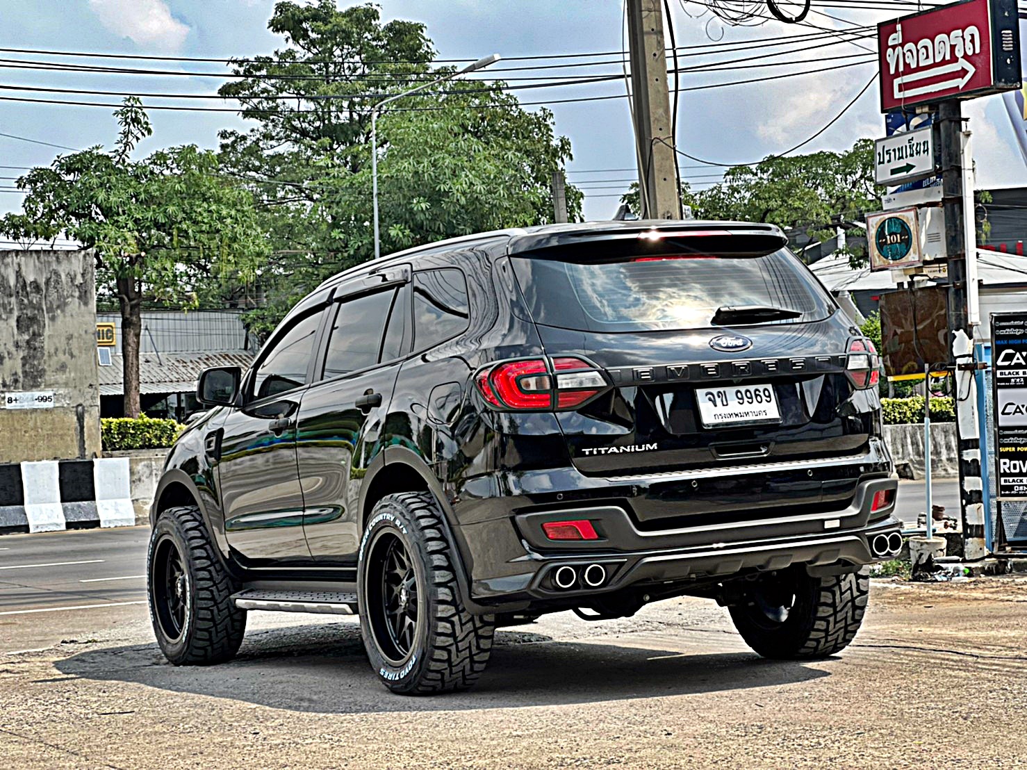 FORD EVEREST ขอบ20 แบบไม่ยก