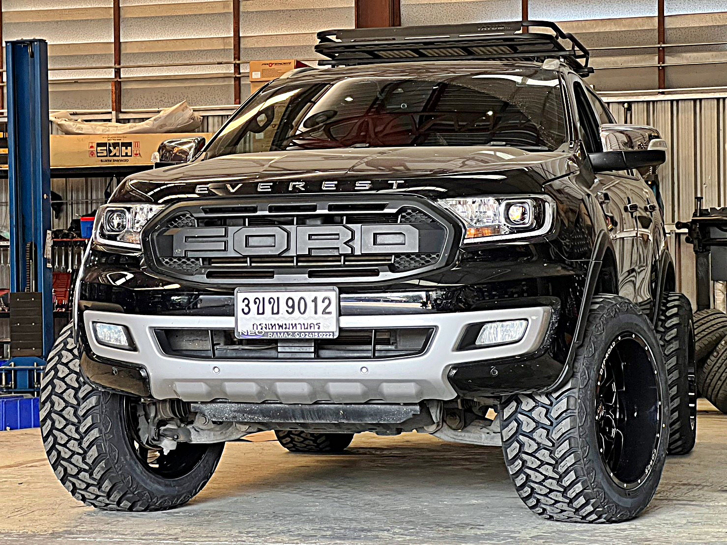 FORD EVEREST แต่งทรงเมกาที่ STEP9