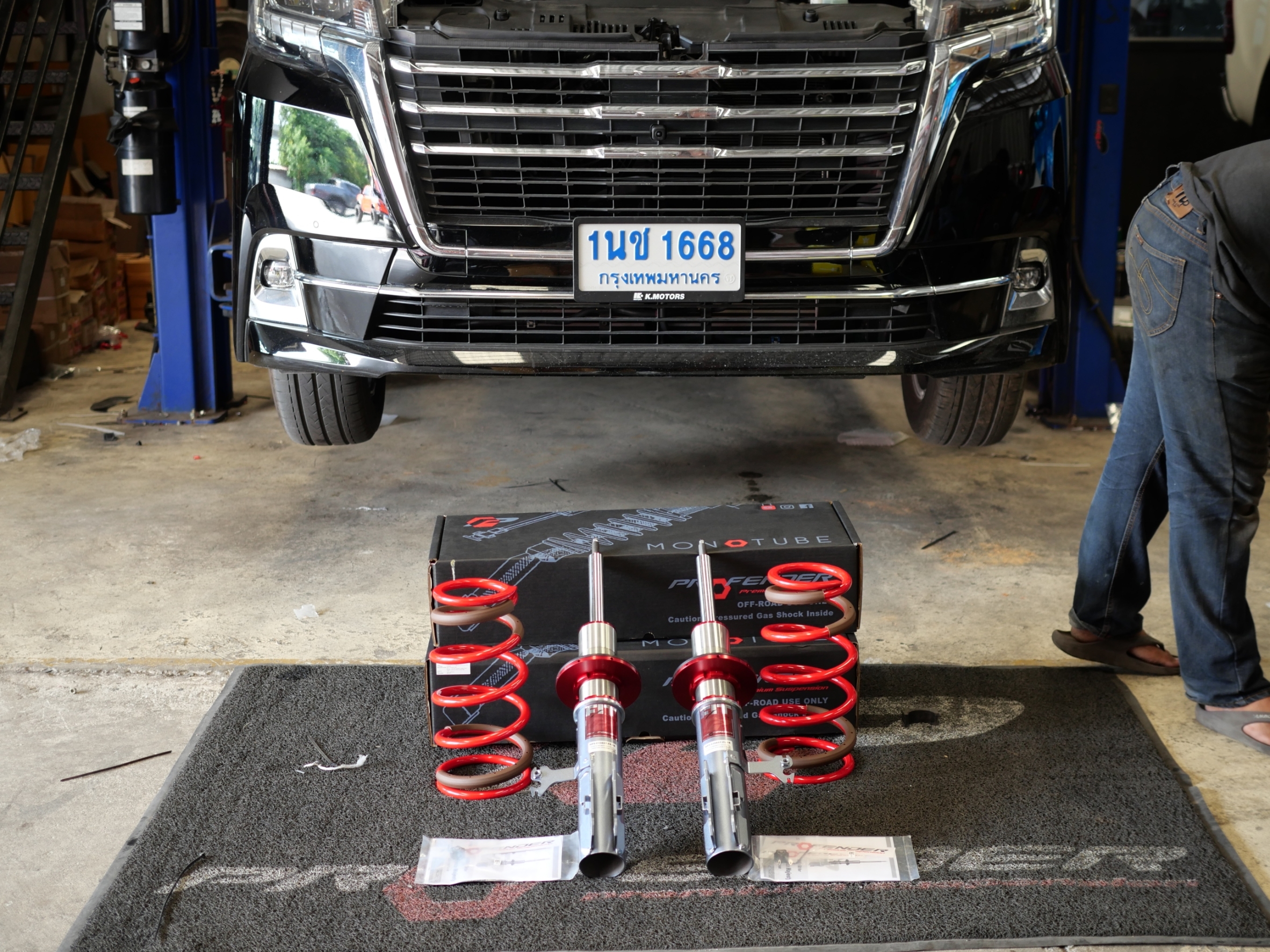 โช๊คอัพคู่หน้า Profender FITZ สำหรับรถ Toyota Majesty