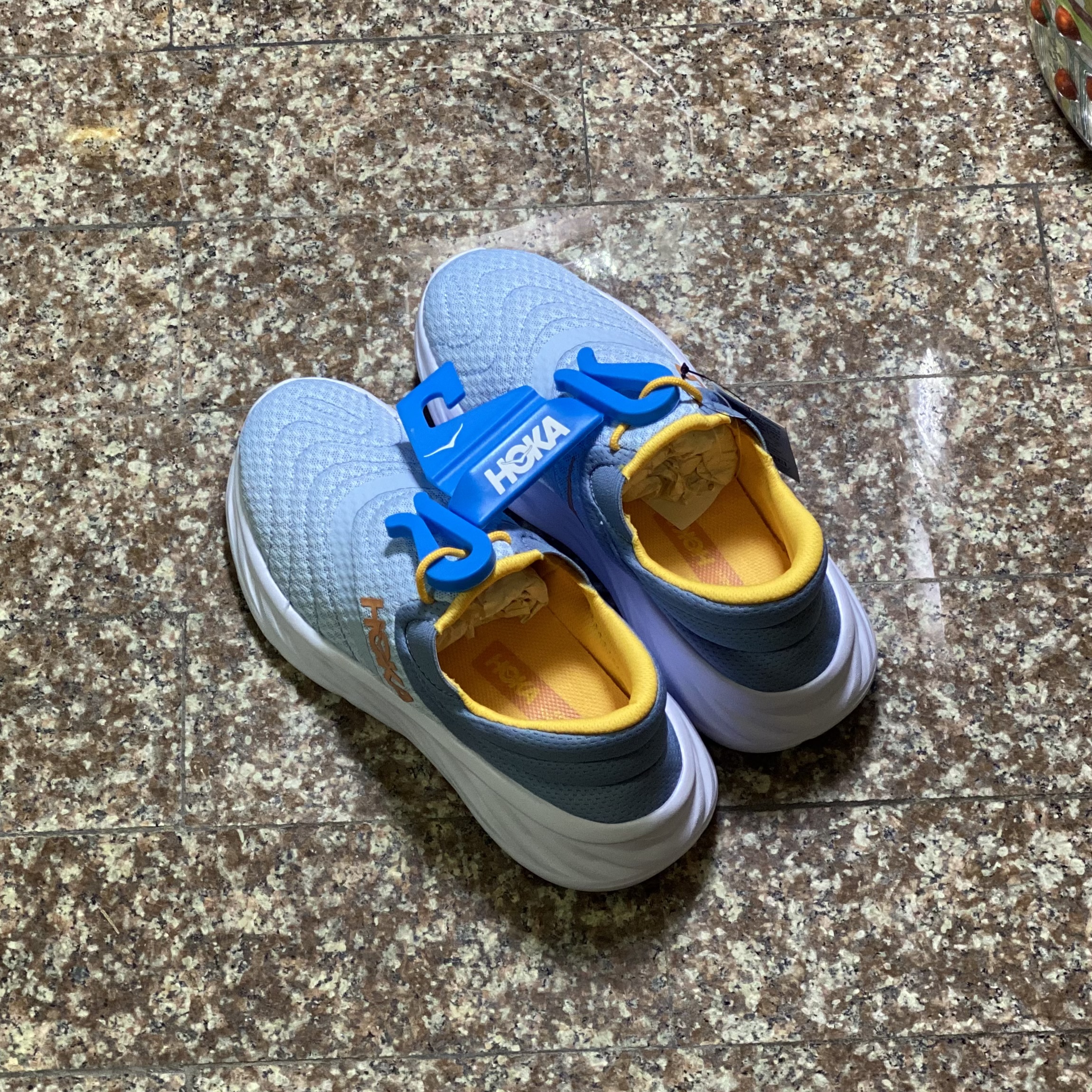 รองเท้า HOKA Ora Recovery Shoe 2 Women (W8/9US)