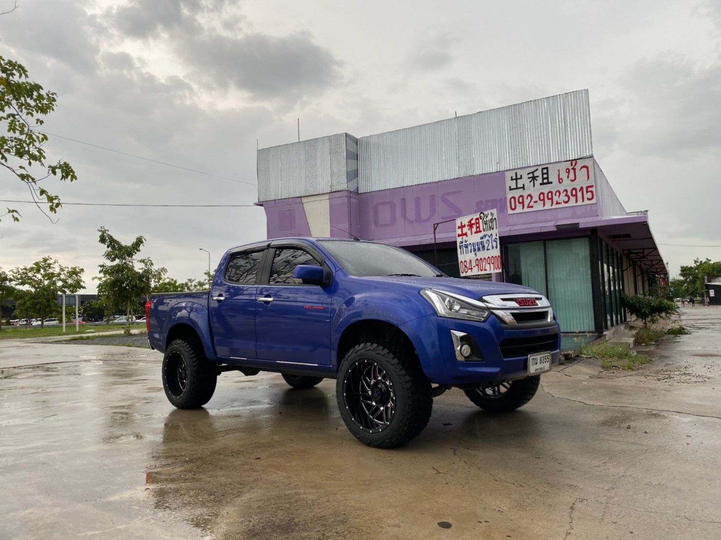 D-MAX มาจากสุพรรณบุรี จัดทรงเมกาที่ STEP9