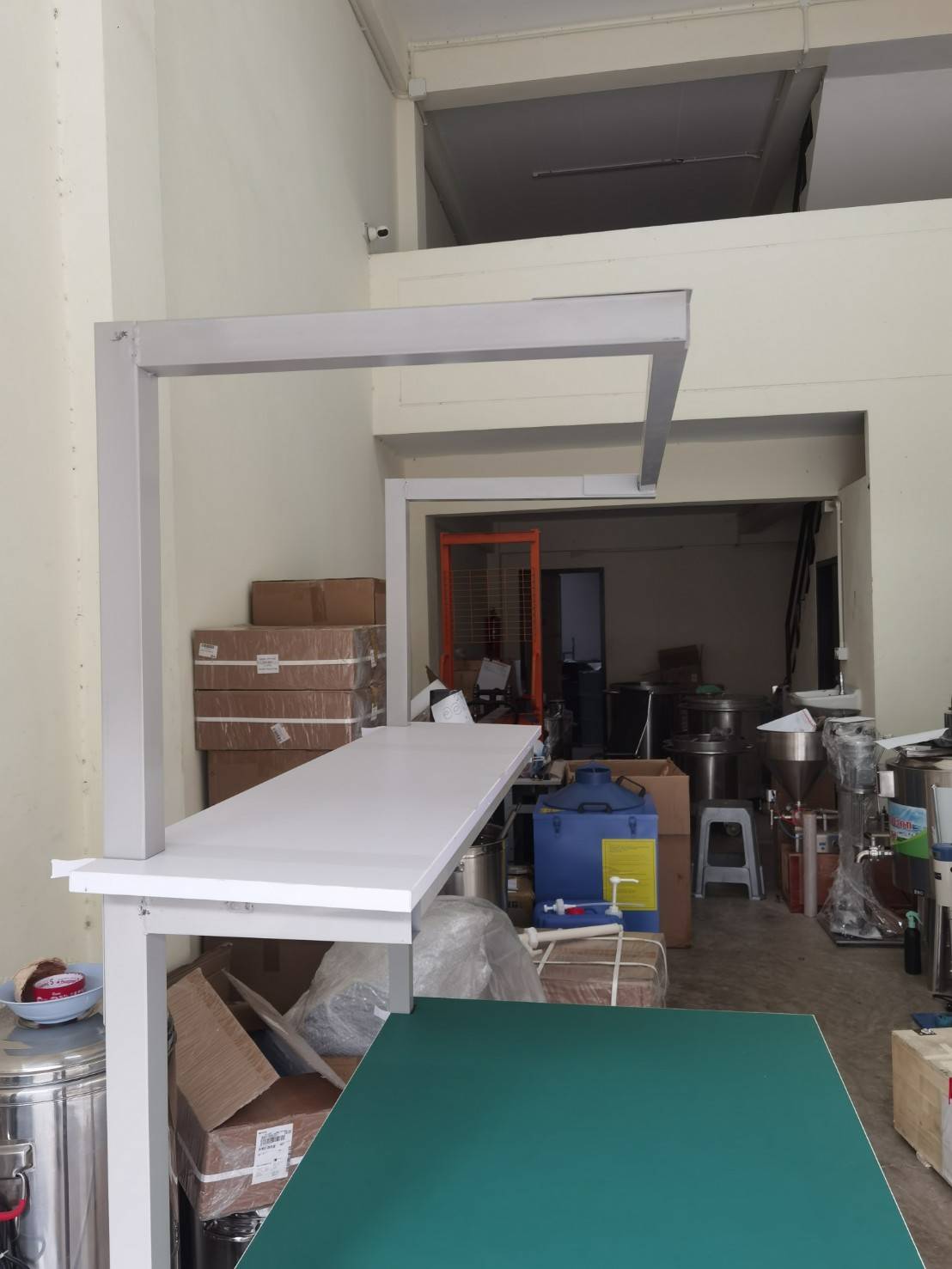 โต๊ะทำงานกันไฟฟ้าสถิต สำหรับโรงงานอิเล็กทรอนิกส์ โต๊ะปฏิบัติงาน รุ่น LYF