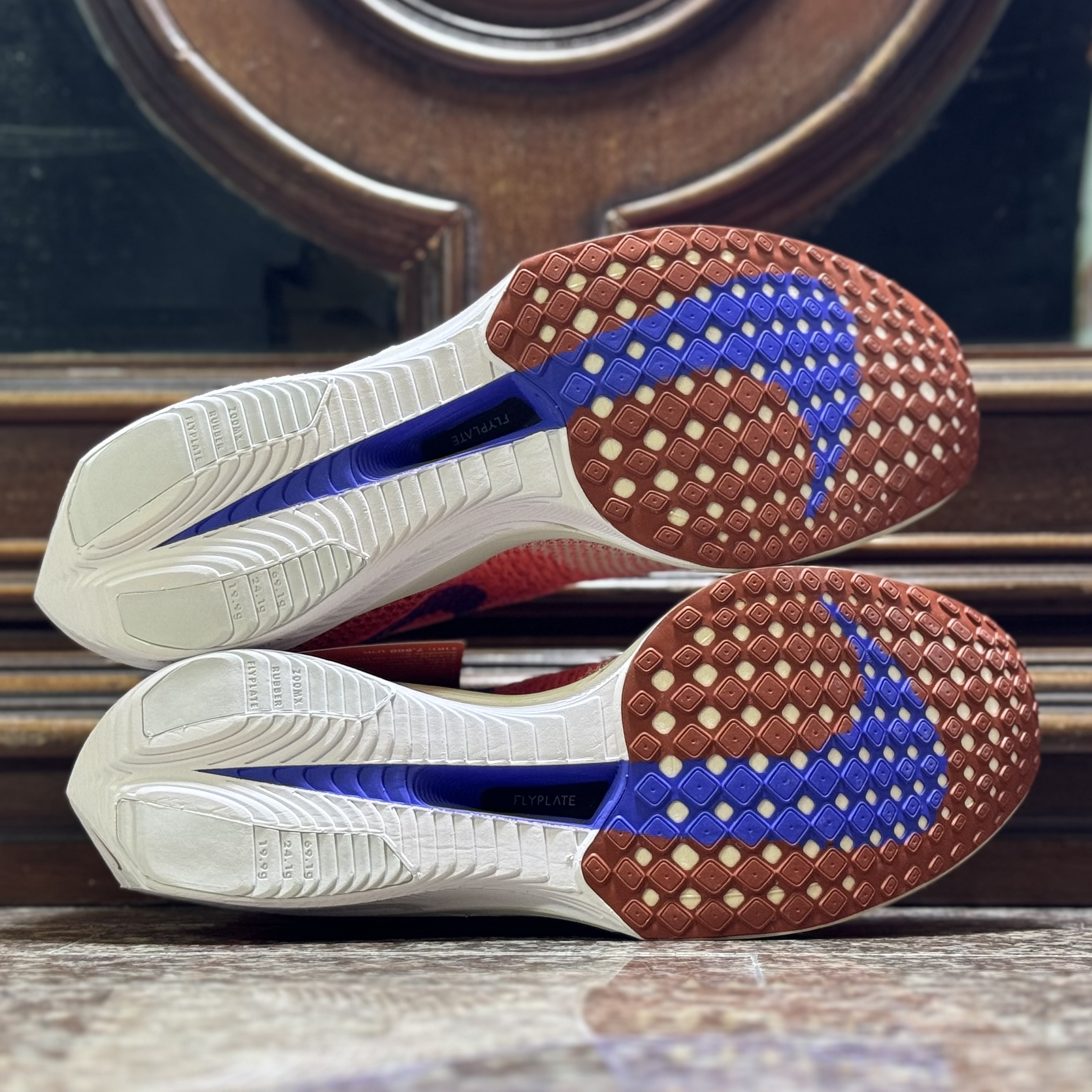 รองเท้าวิ่ง Nike ZoomX Vaporfly Next% 3 (M10/11US)