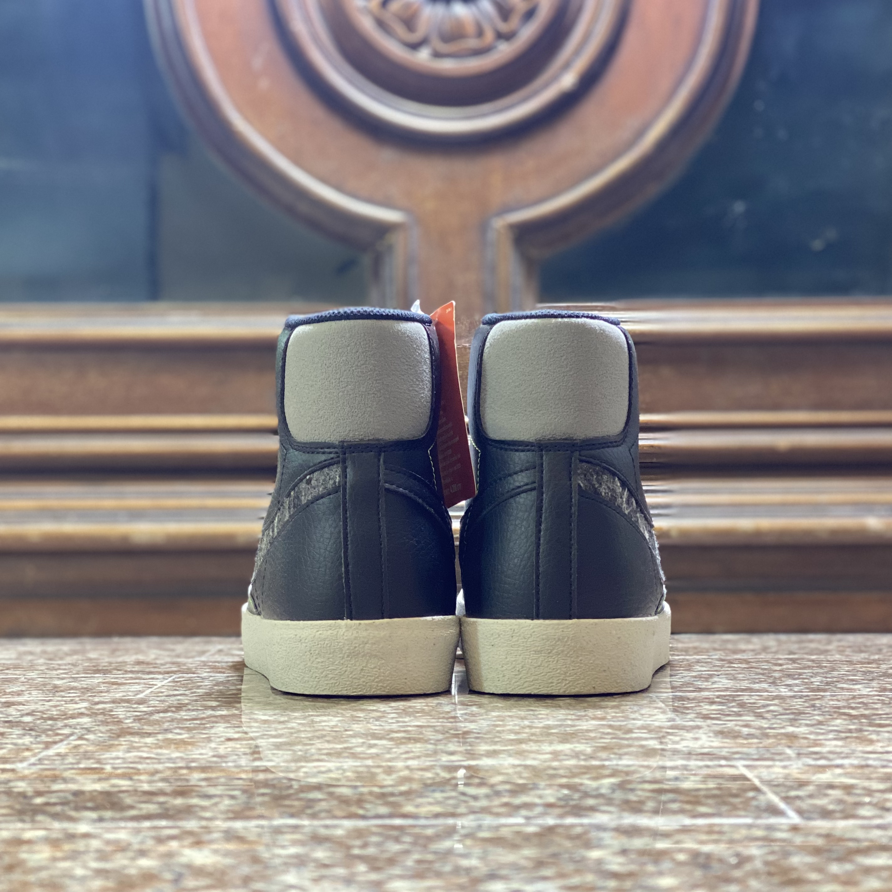 รองเท้า Nike Blazer Mid ‘77 ‘LIMITED’ (M10US)