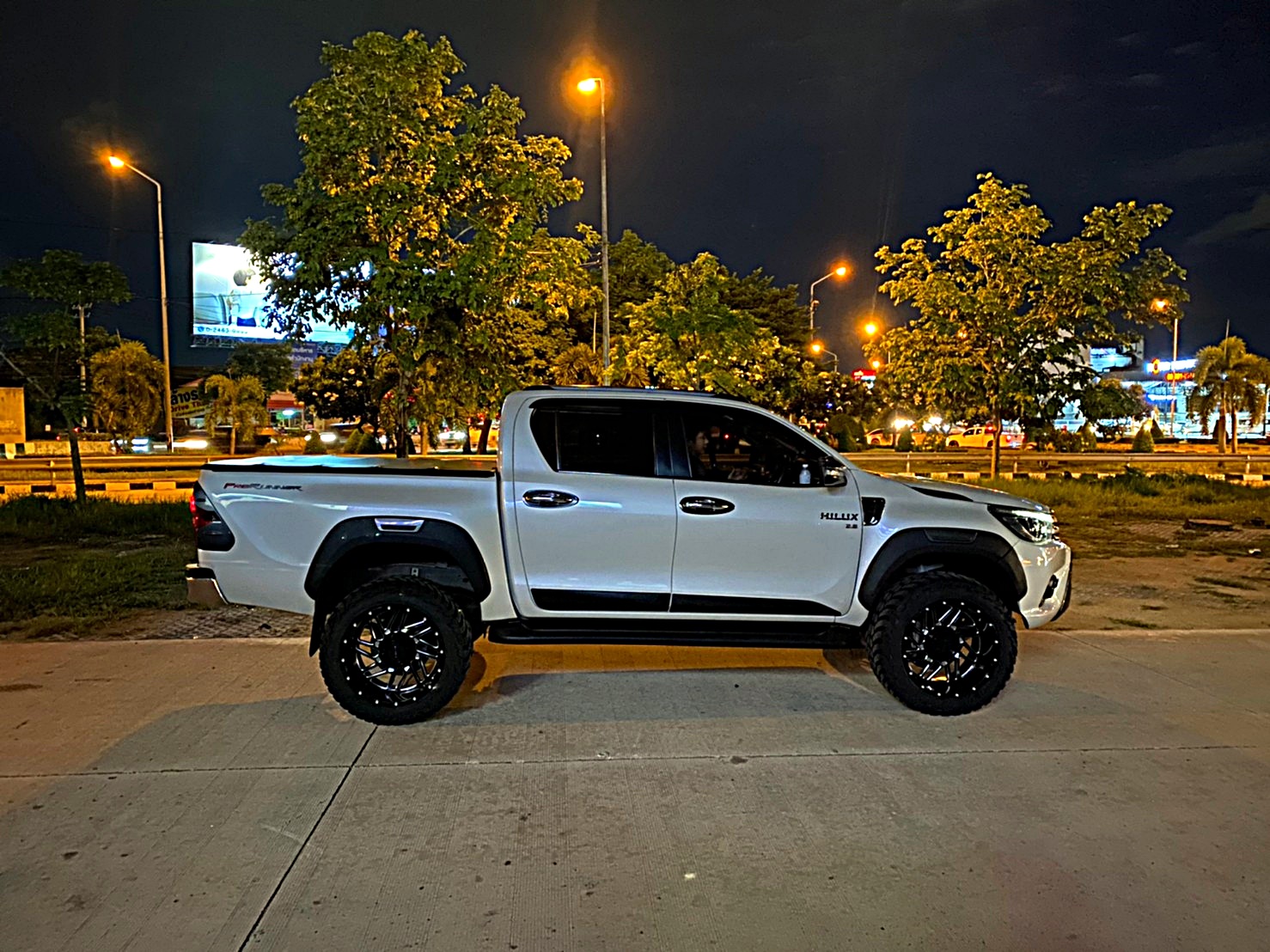 REVO จัดทรงเมกาที่ STEP9