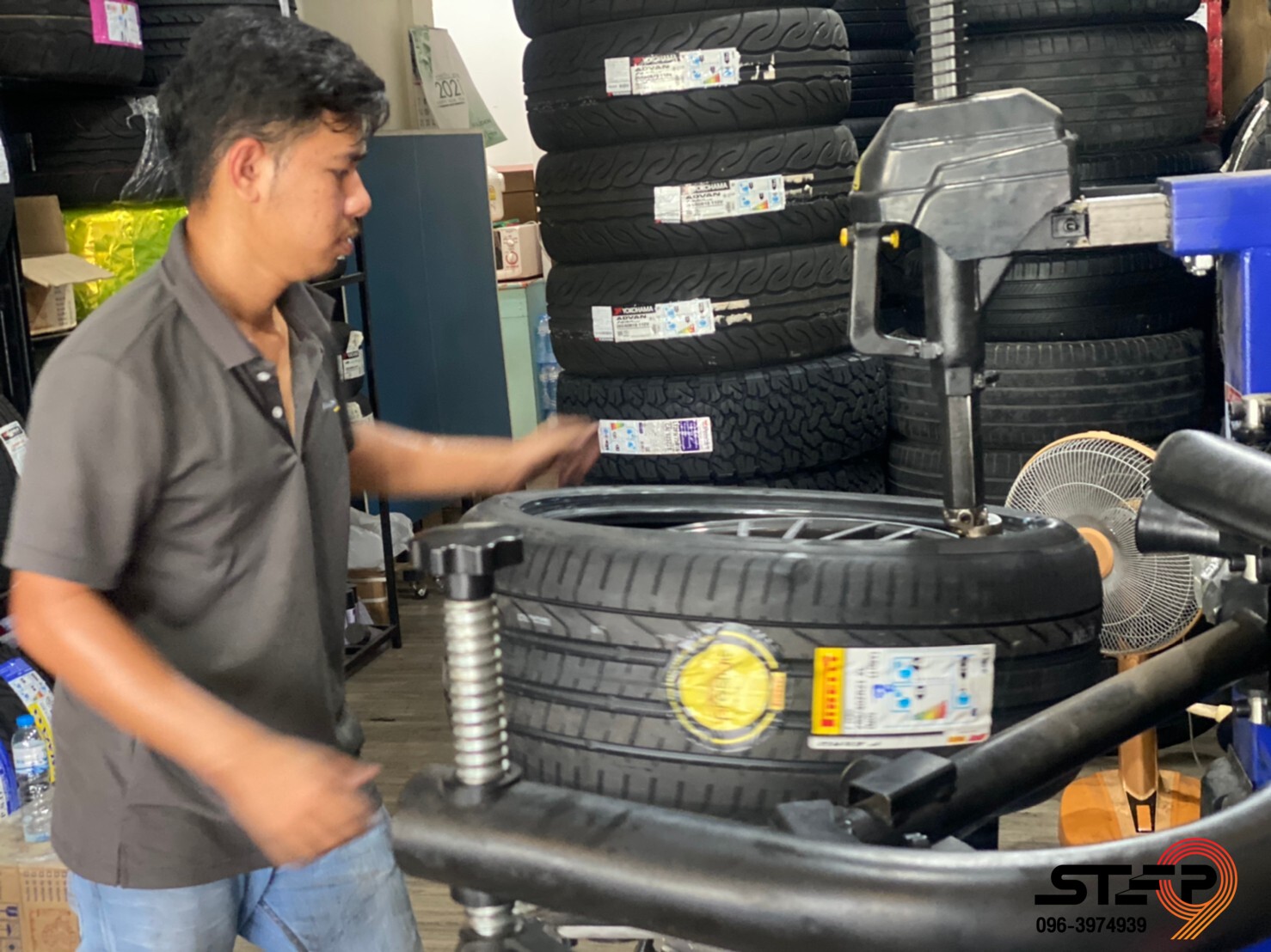 PIRELLI PZERO 285/40-21 ราคาถูกสุดที่ STEP9