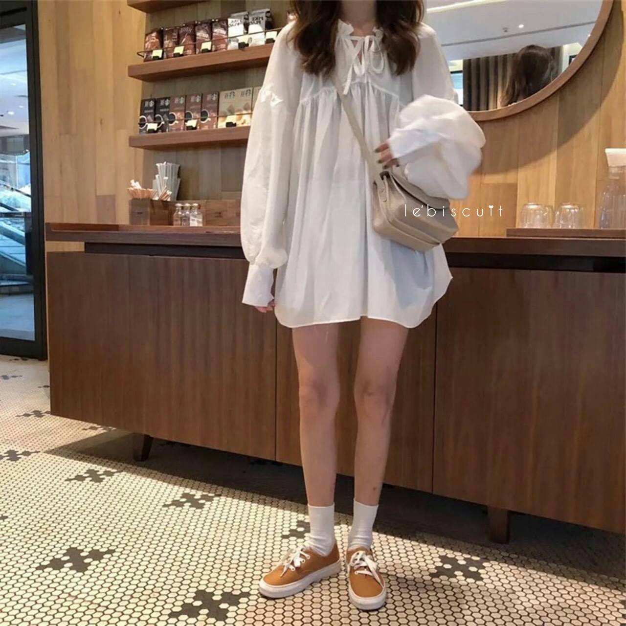 เสื้อแขนยาวสีขาว สุดน่ารัก