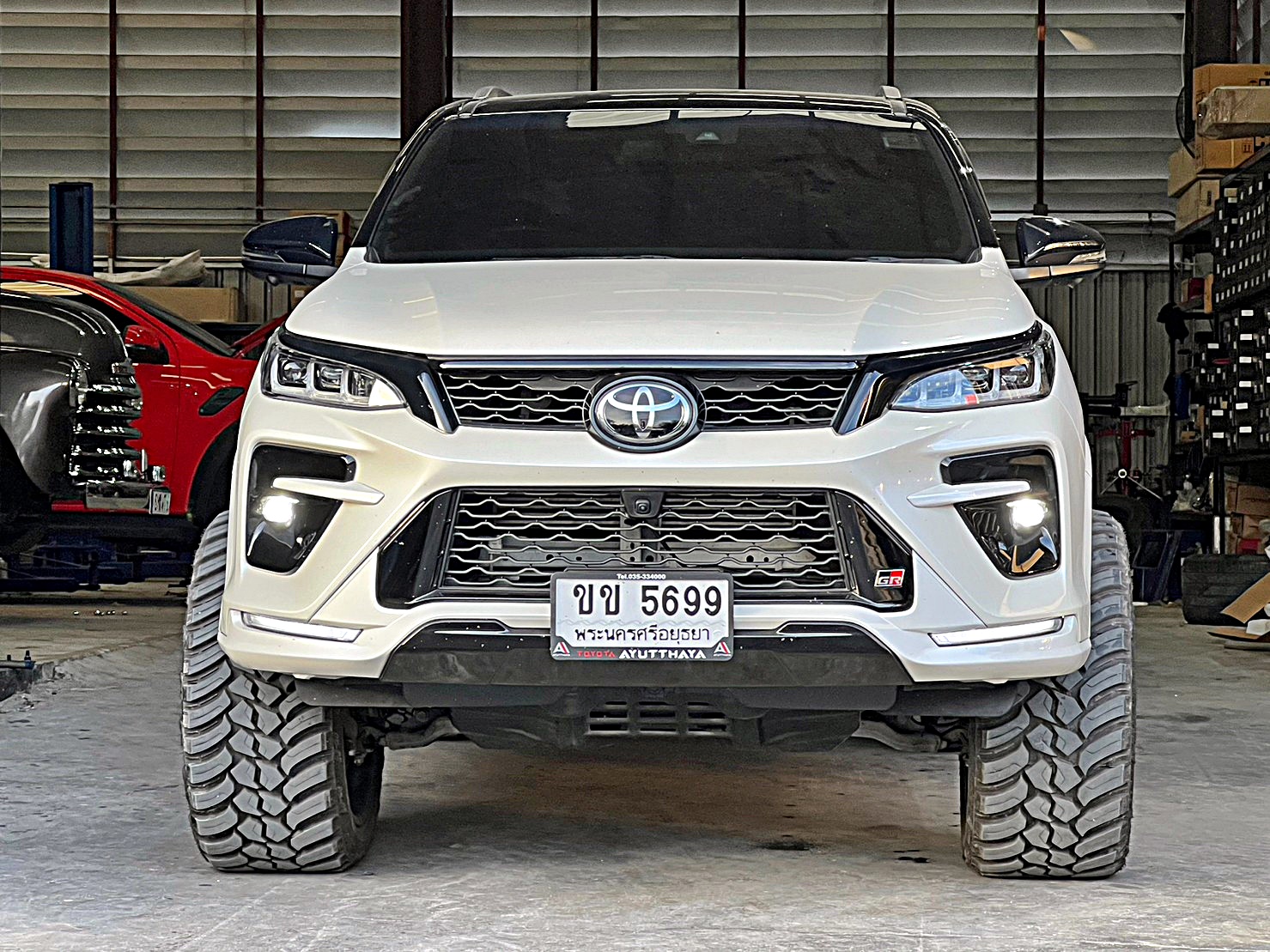 TOYOTA FORTUNER อยุธยา แต่งทรงเมกาที่ STEP9