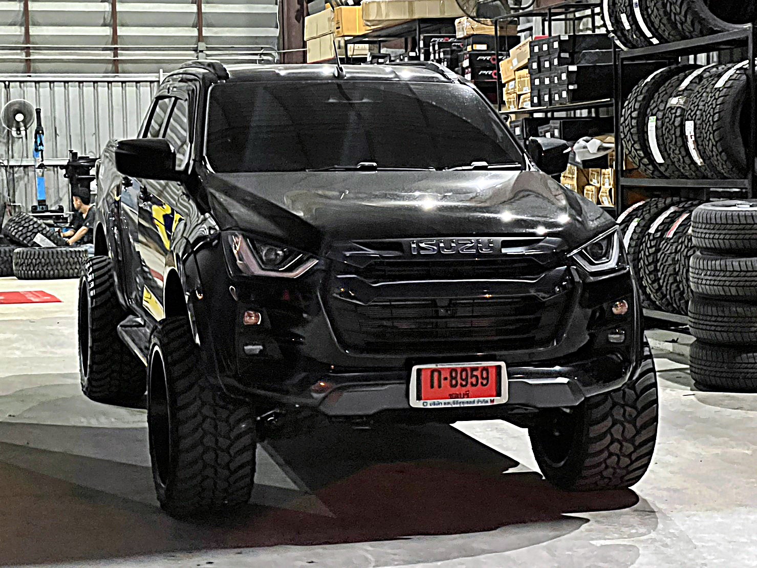 D-MAX ทรงเมกา จัดล้อแท้ HOSTILE ที่ STEP9