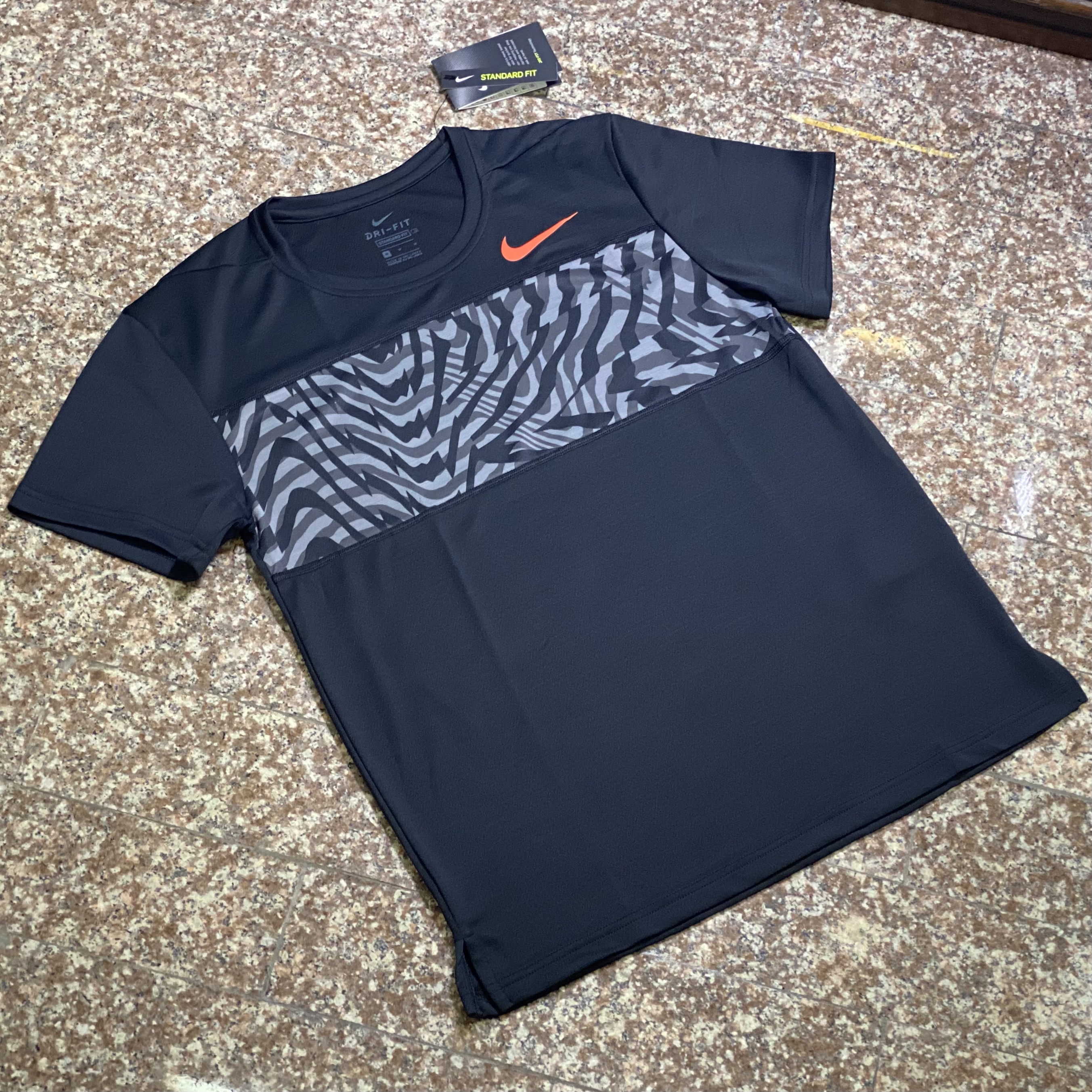 เสื้อ Nike Superset Training Shirt (M)