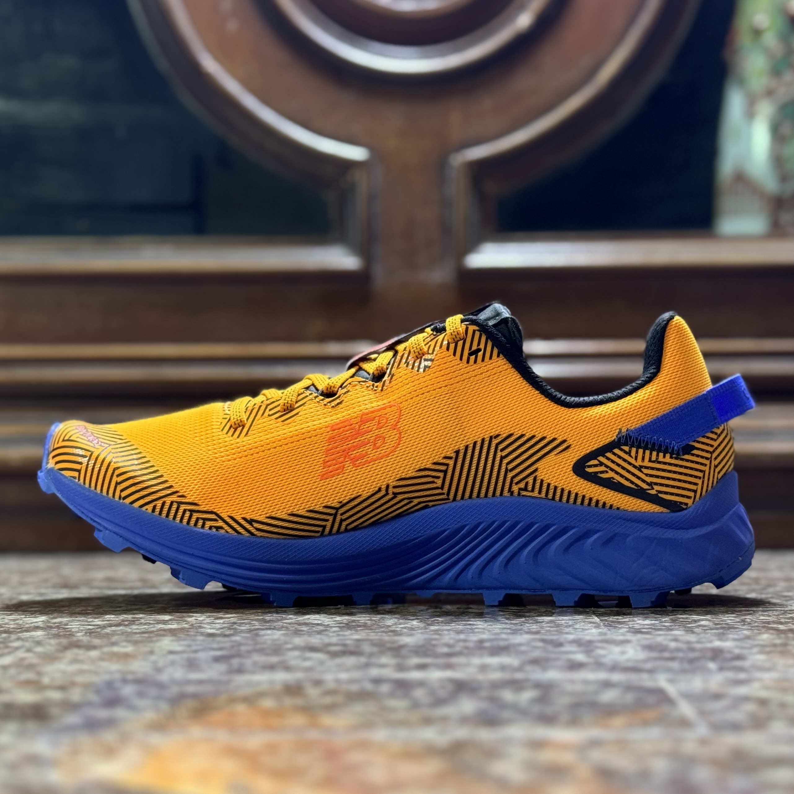 รองเท้าวิ่งเทรล New Balance FuelCell Summit Unknown (M11US)