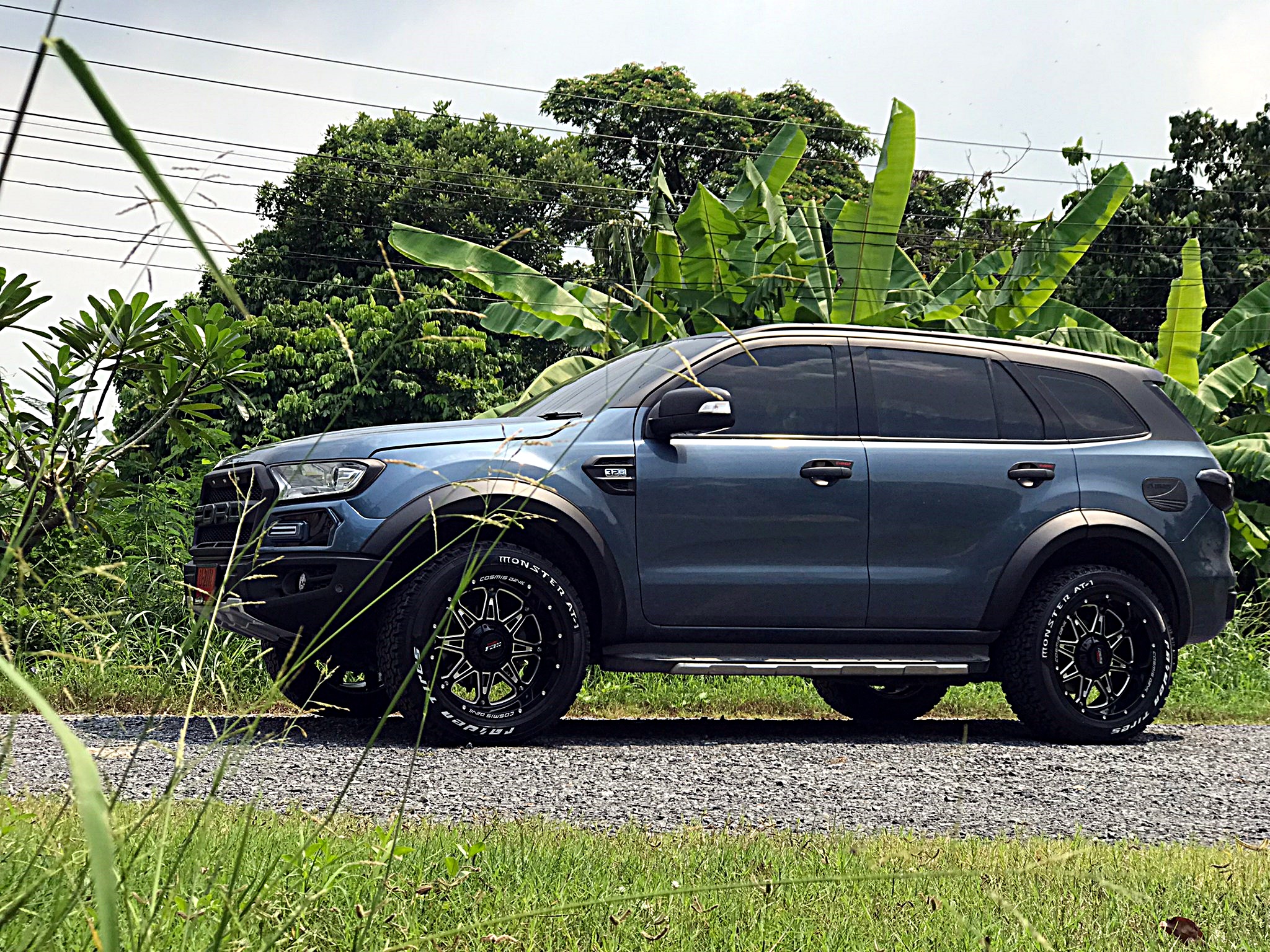 FORD EVEREST ล้อ COSMIS CROWN ผลงานจาก STEP9