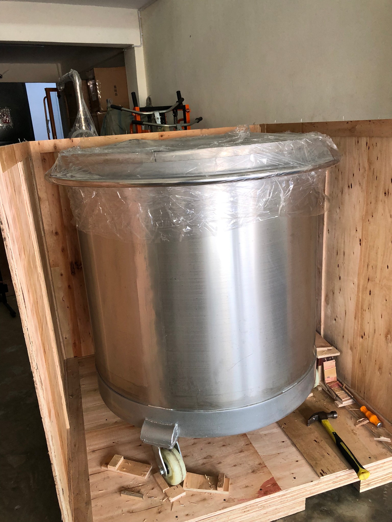 🌈ถังสแตนเลส เกรด 304 สำหรับผสมโดยเฉพาะ มีฝาปิด มีล้อเลื่อน มีก๊อกสำหรับถ่ายของเหลว (50L-300L) หม้อสแตนเลส MMT