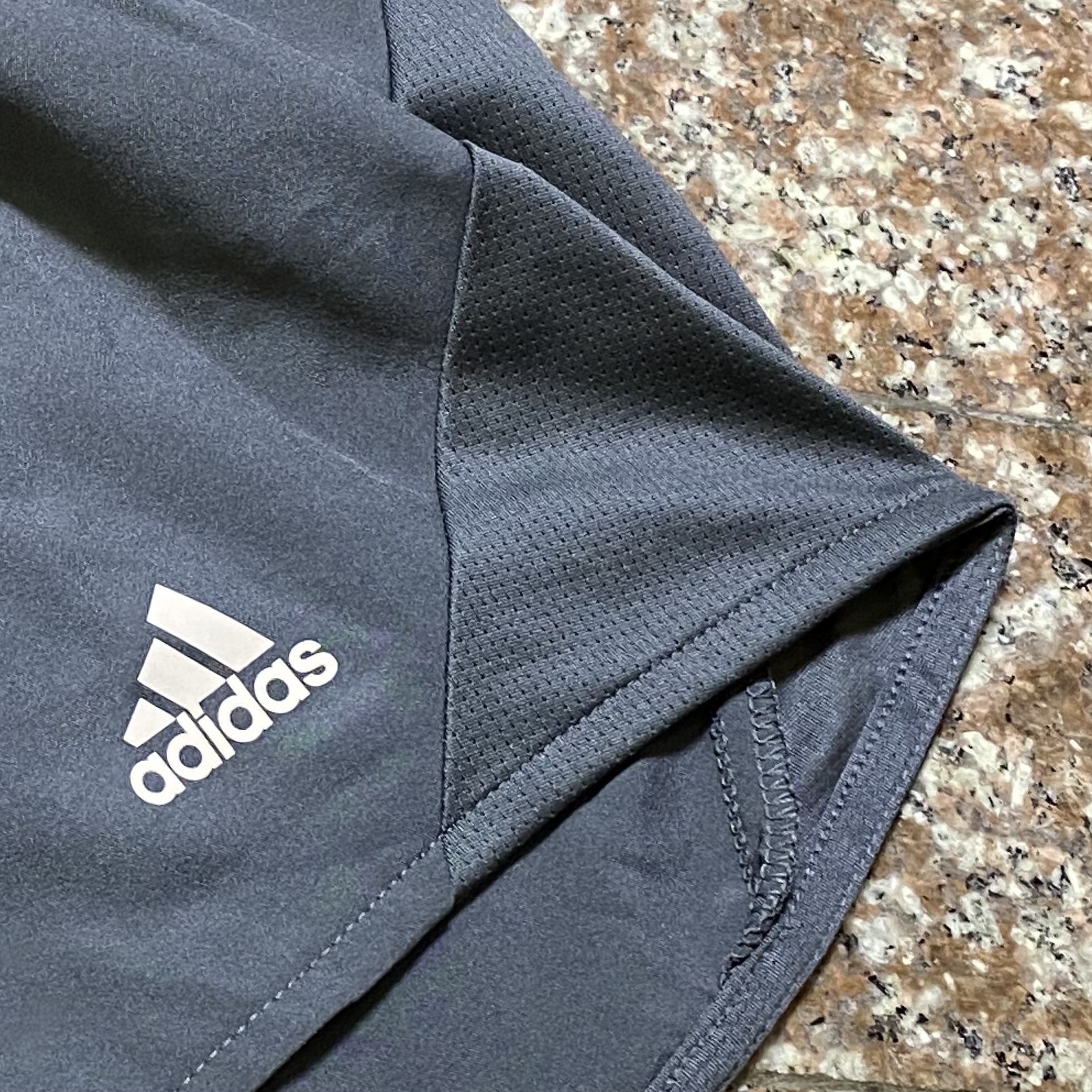 กางเกงวิ่ง Adidas Run IT 3-Strips PB 4” Running Shorts Women (S,M)