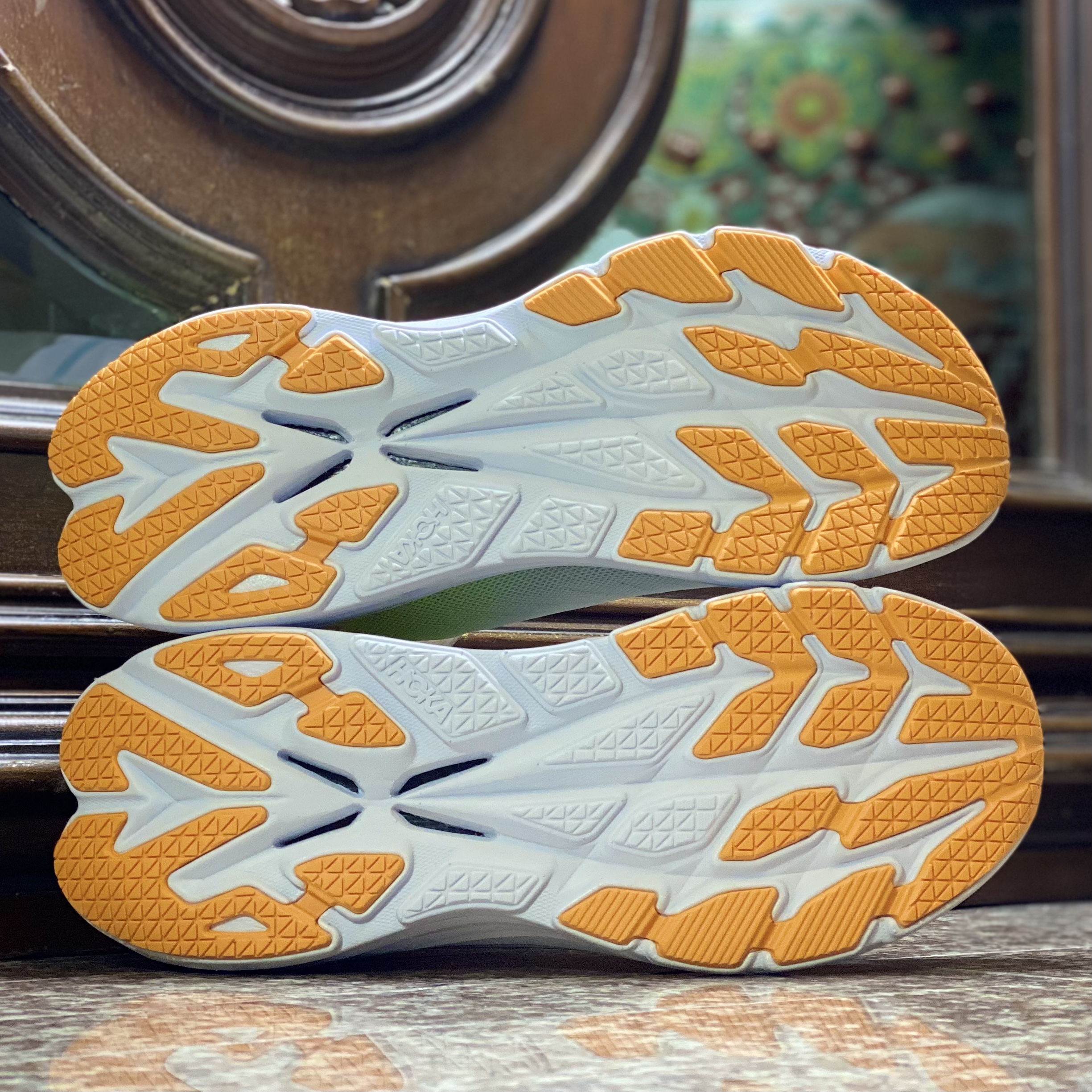 รองเท้าวิ่ง HOKA Bondi X Women ‘OG’ (W9US)