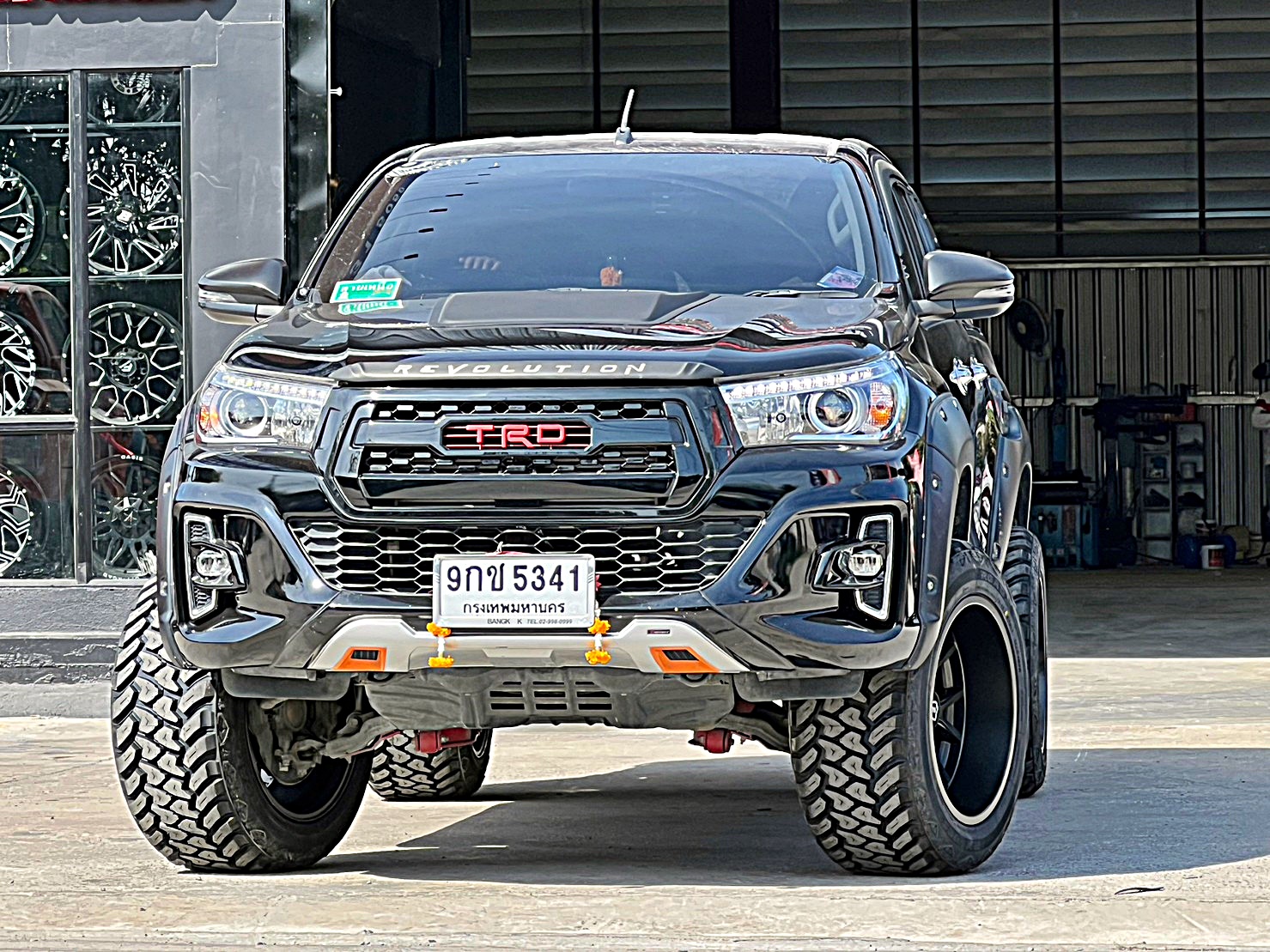 TOYOTA REVO แต่งทรงเมกาที่ STEP9