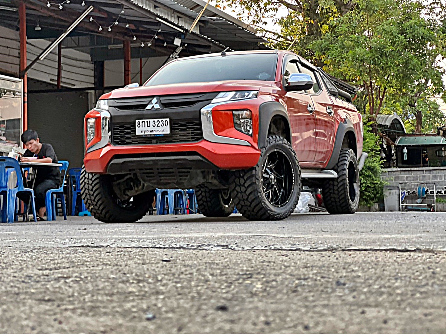 TRITON ทรงเมกา