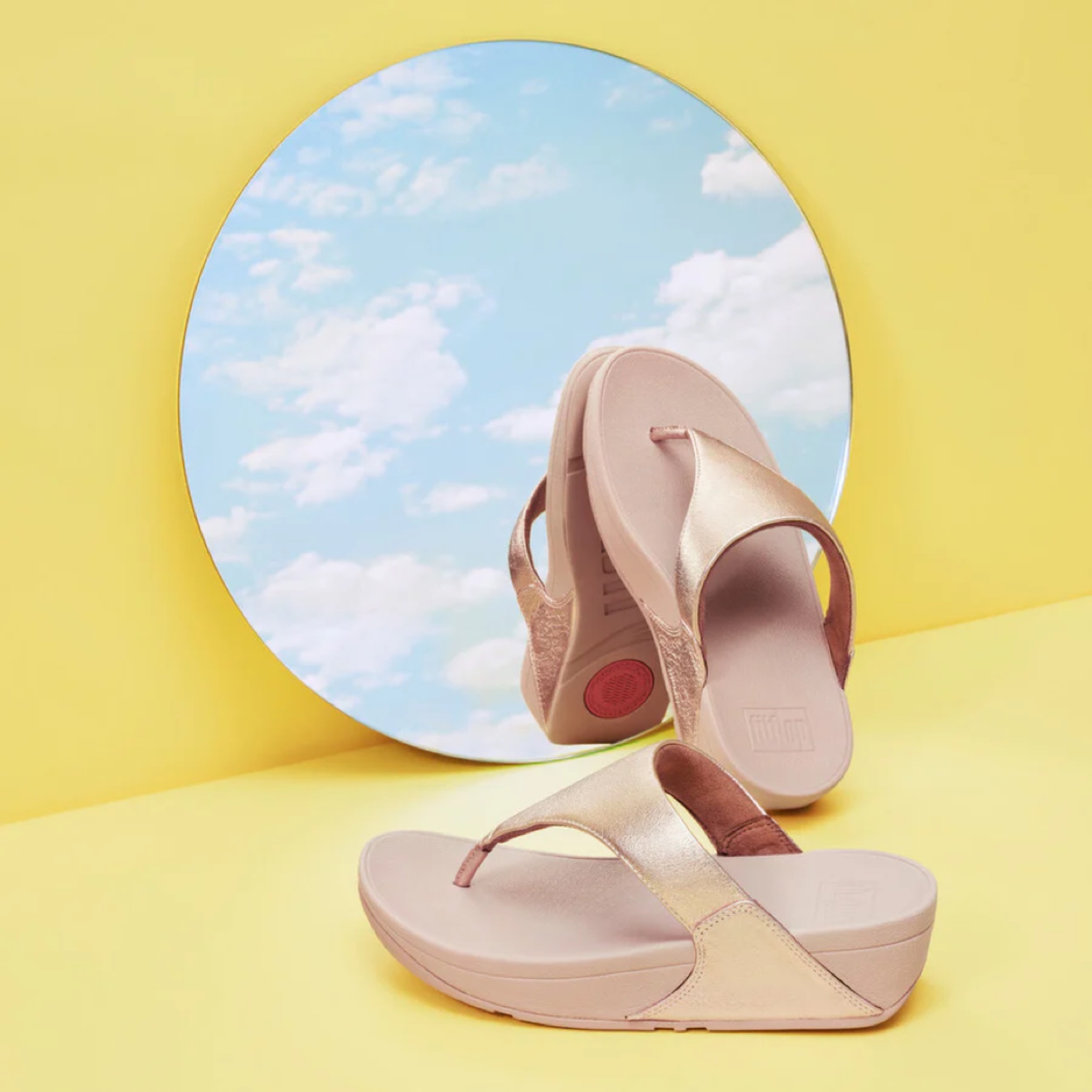 รองเท้า FitFlop Lulu Leather Toe-Post Women Sandals (W7US)