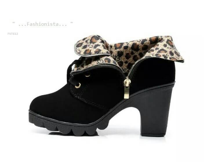 รองเท้าบู้ทสั้นทรงหุ้มข้อ