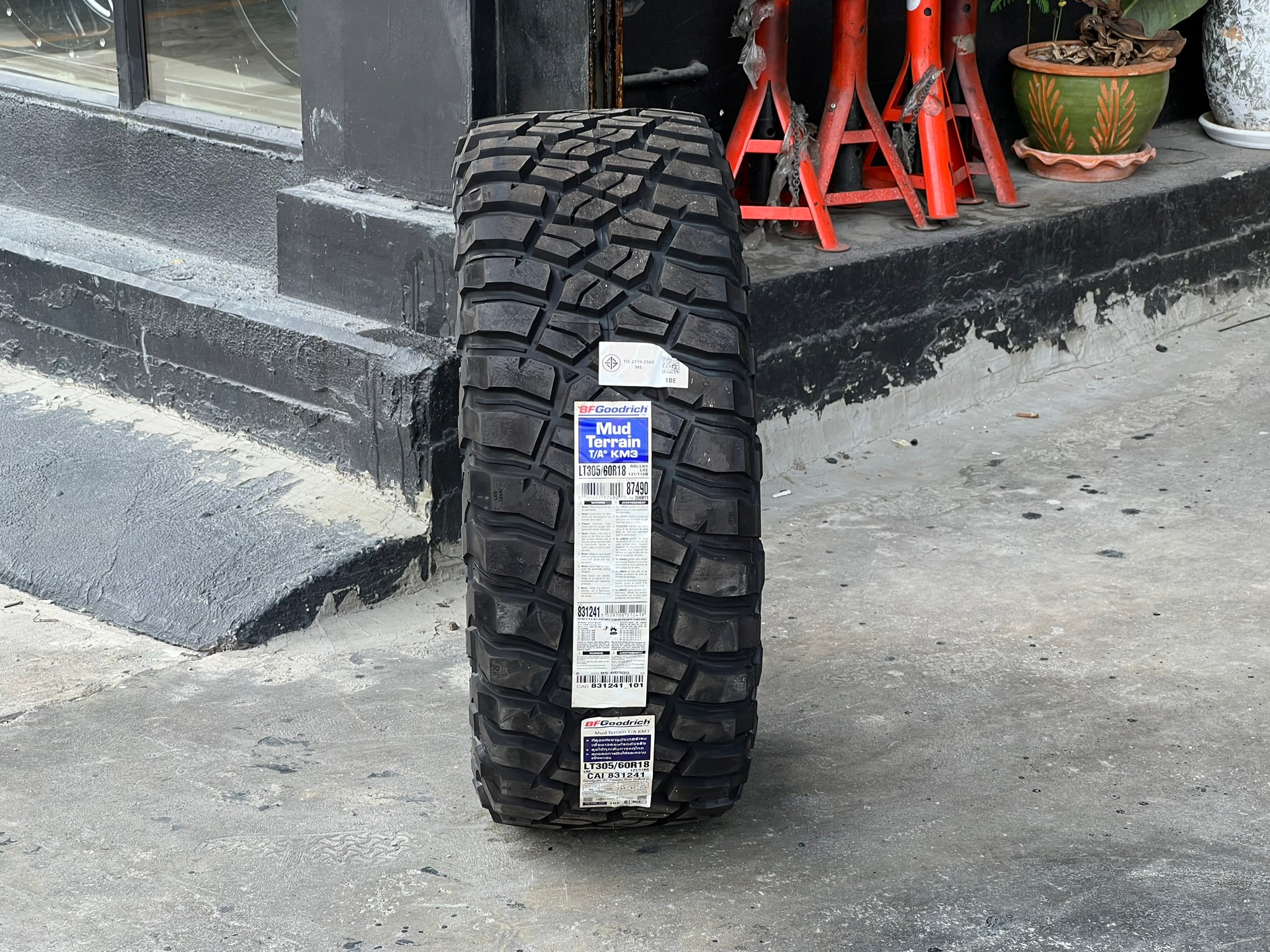 ยางใหม่ BF GOODRICH KM3 305/60-18 ราคาถูกที่ STEP9