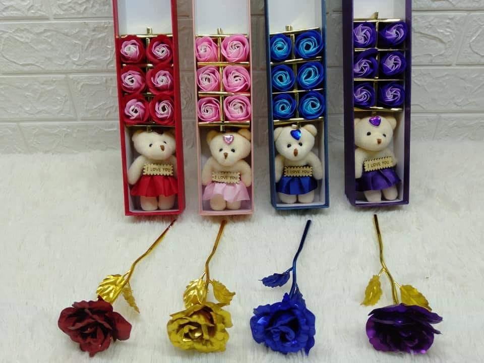 setสุดคุ้ม กุหลาบชุบทองพร้อมตุ๊กตาหมีและดอกไม้สบู่