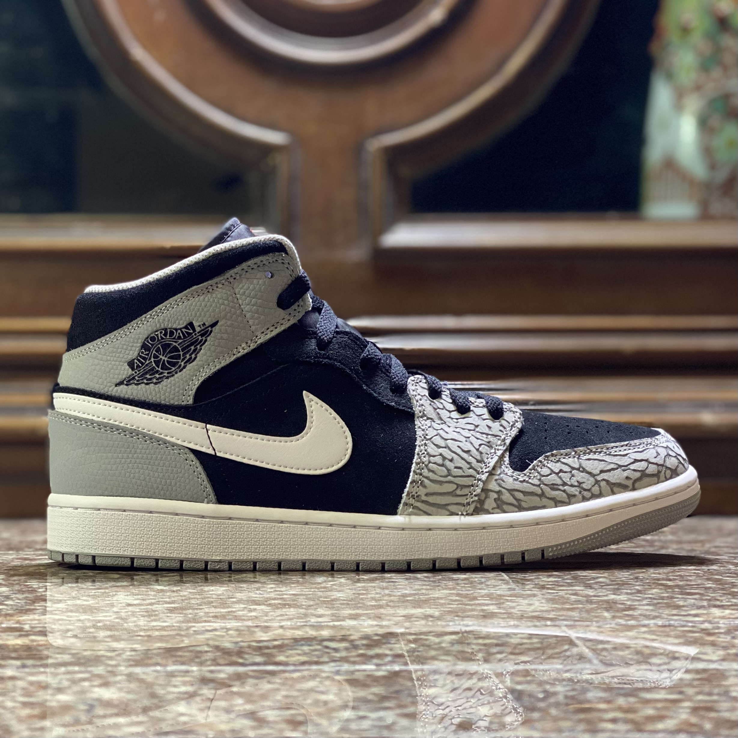 รองเท้า Nike Air Jordan 1 Mid SE ‘Elephant Toe’ (M11US)