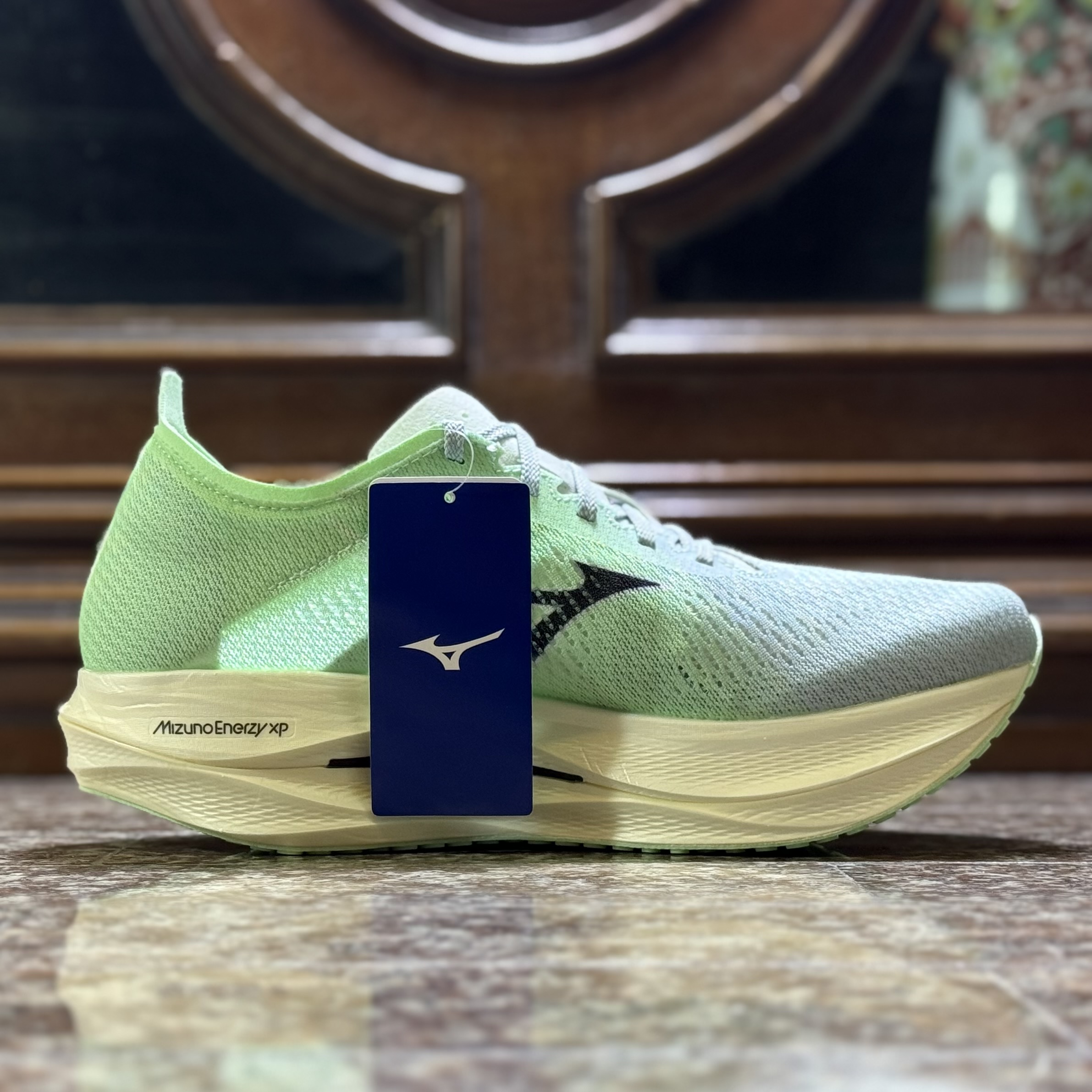 รองเท้าวิ่ง Mizuno Wave Rebellion Pro Low (M7.5/9US)