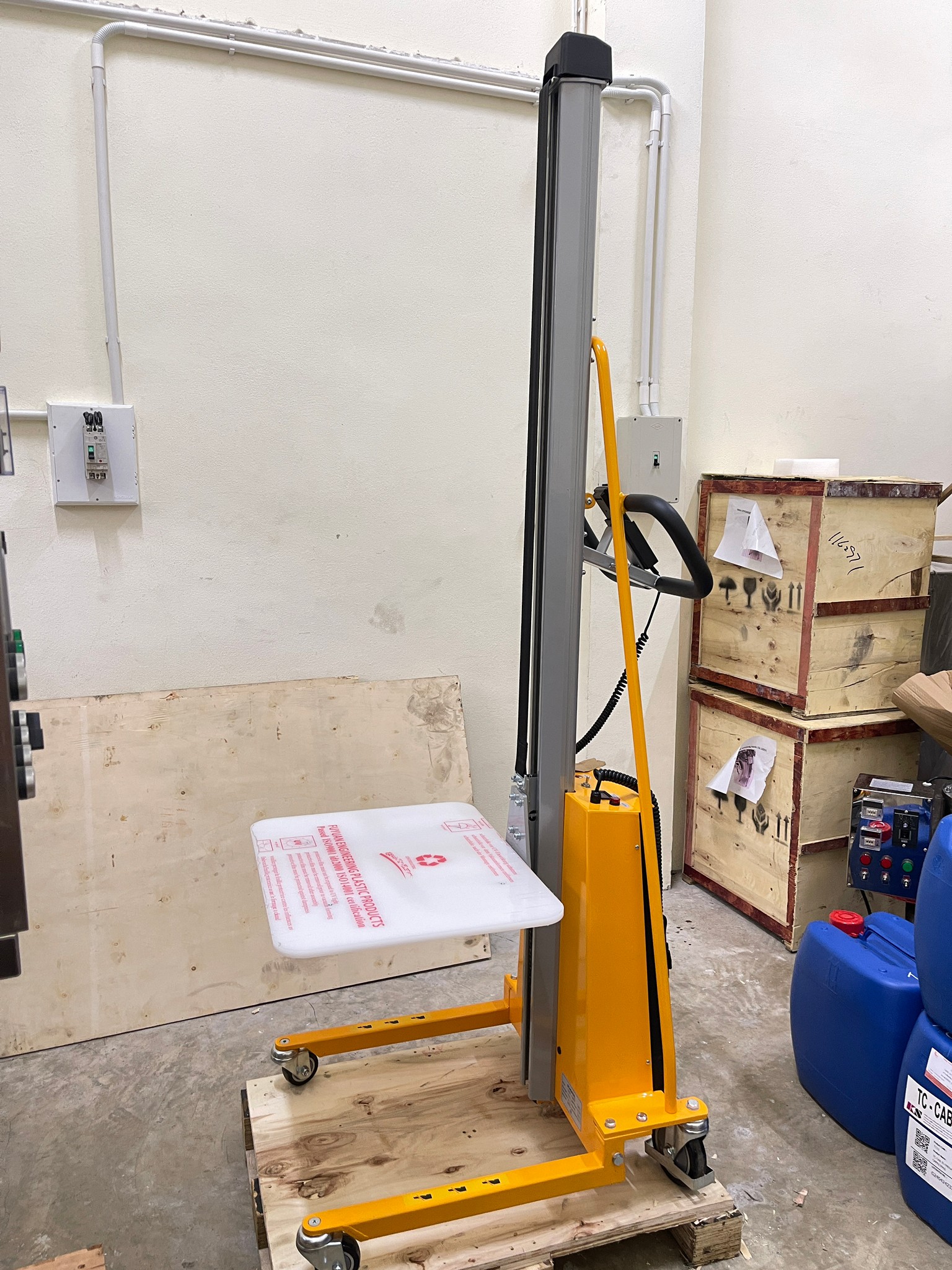 รถเข็นไฟฟ้า mini forklift workstation รถยก stacker ไฟฟ้า รุ่น 100kg/150kg.