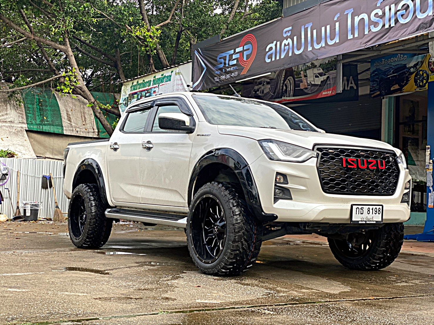 D-MAX ทรงเมกา มาไกลจากปราจีนบุรี