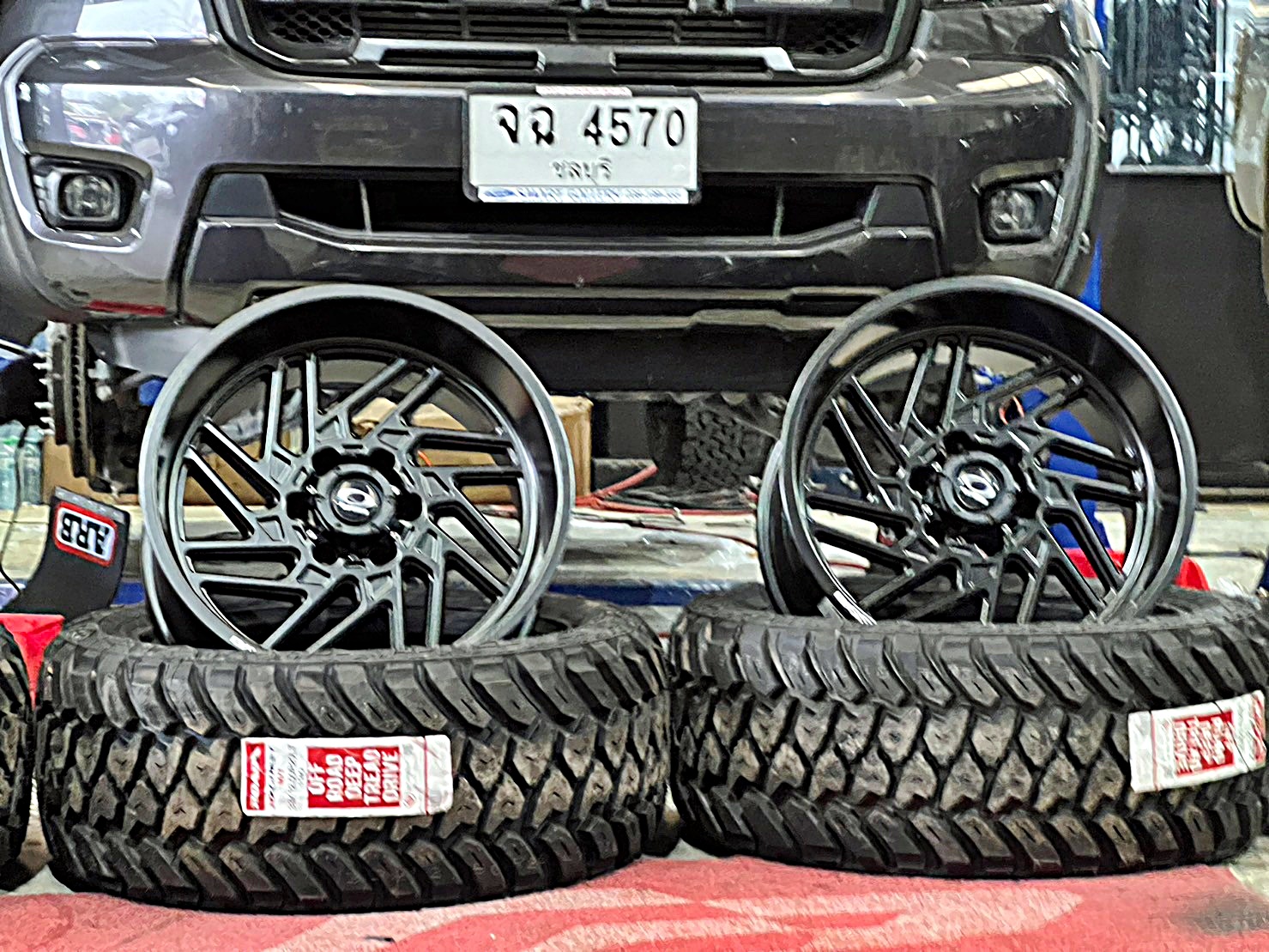 FORD RANGER แต่งทรงเมกาที่ STEP9