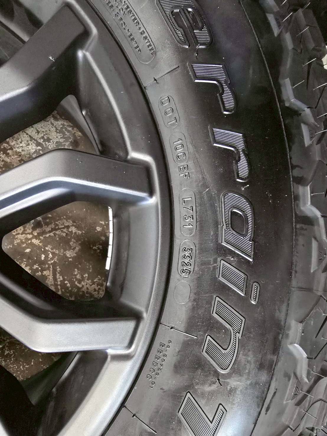 ด่วน!! ล้อเดิมRaptor ป้ายแดง ยางBF KO2 285/70R17